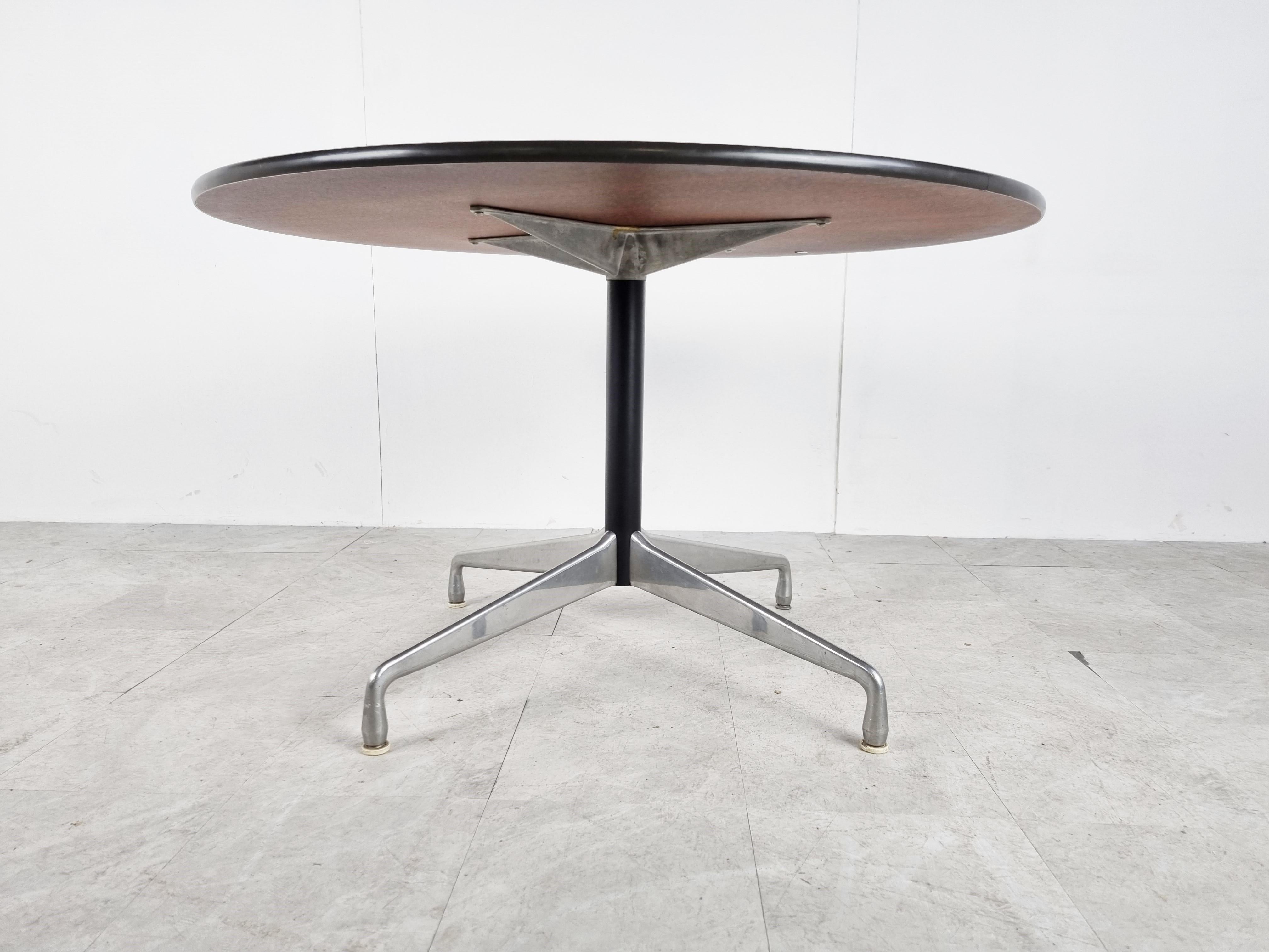 Charles & Ray Eames Dining Table for Herman Miller, 1970s In Good Condition In HEVERLEE, BE