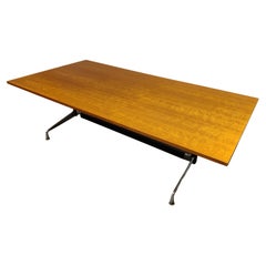 Table de salle à manger ou table de conférence Charles & Ray Eames des années 1980
