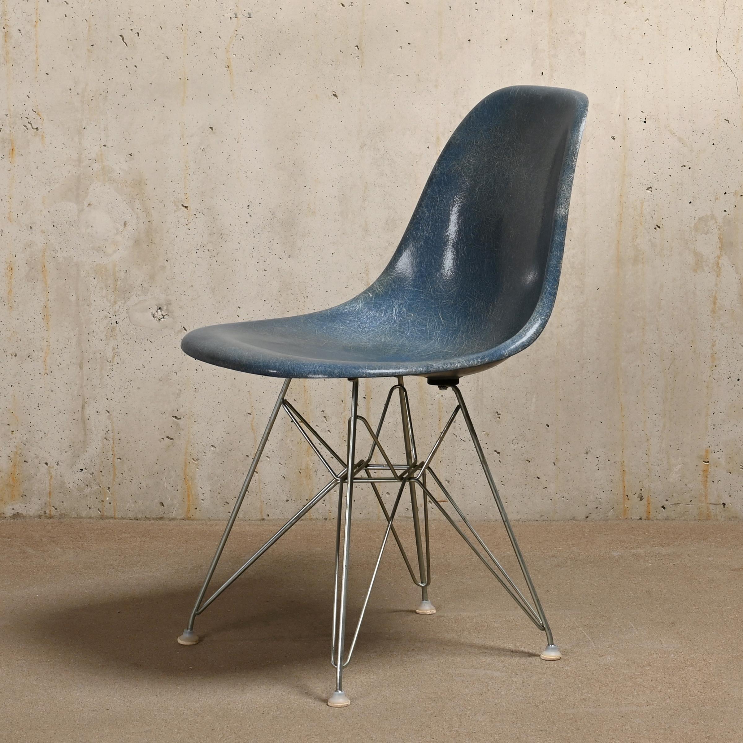 Zinc Charles & Ray Eames DSR side chair Medium Blue fiberglass for Herman Miller