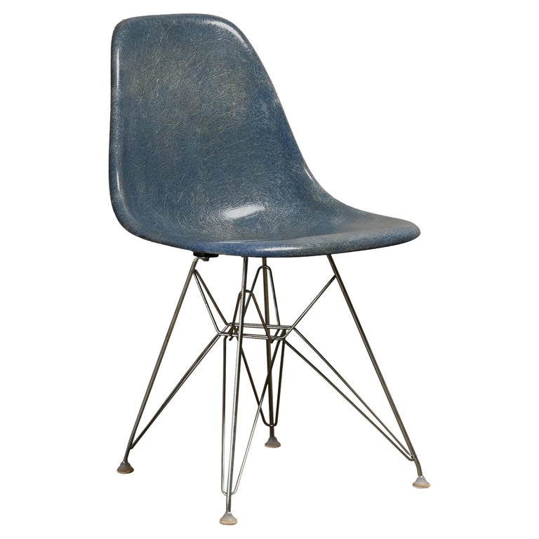 Charles and Ray Eames DSR side chair Medium Blue fiberglass for Herman  Miller For Sale at 1stDibs