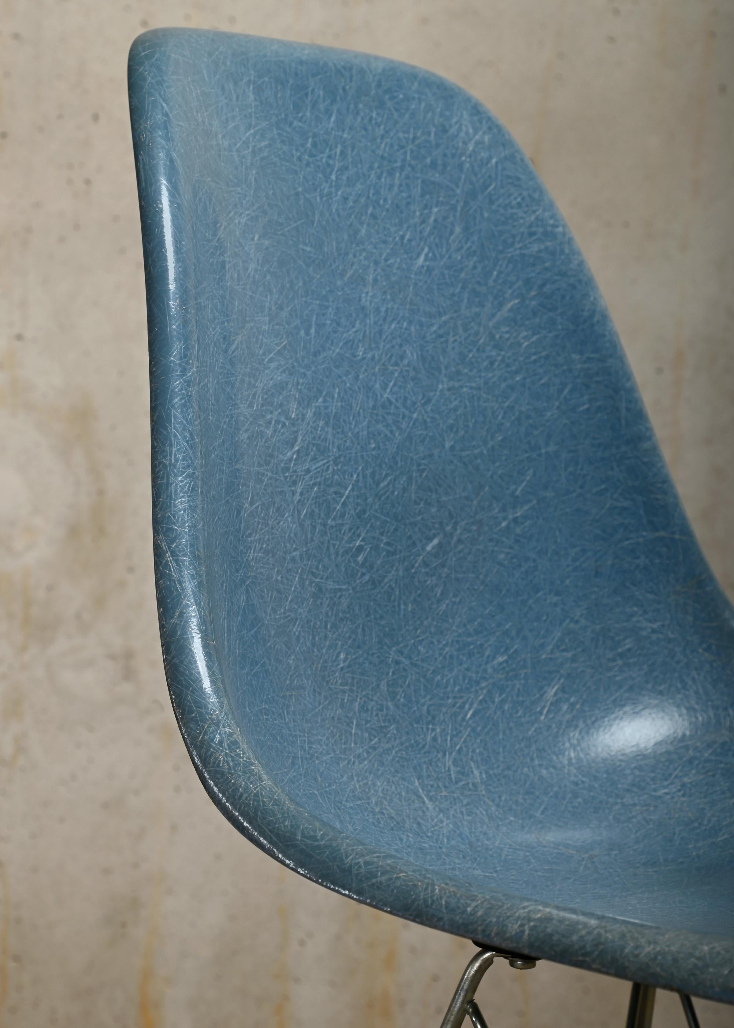 Charles & Ray Eames DSR Side Chair Ocean Blue for Vitra / Herman Miller 3