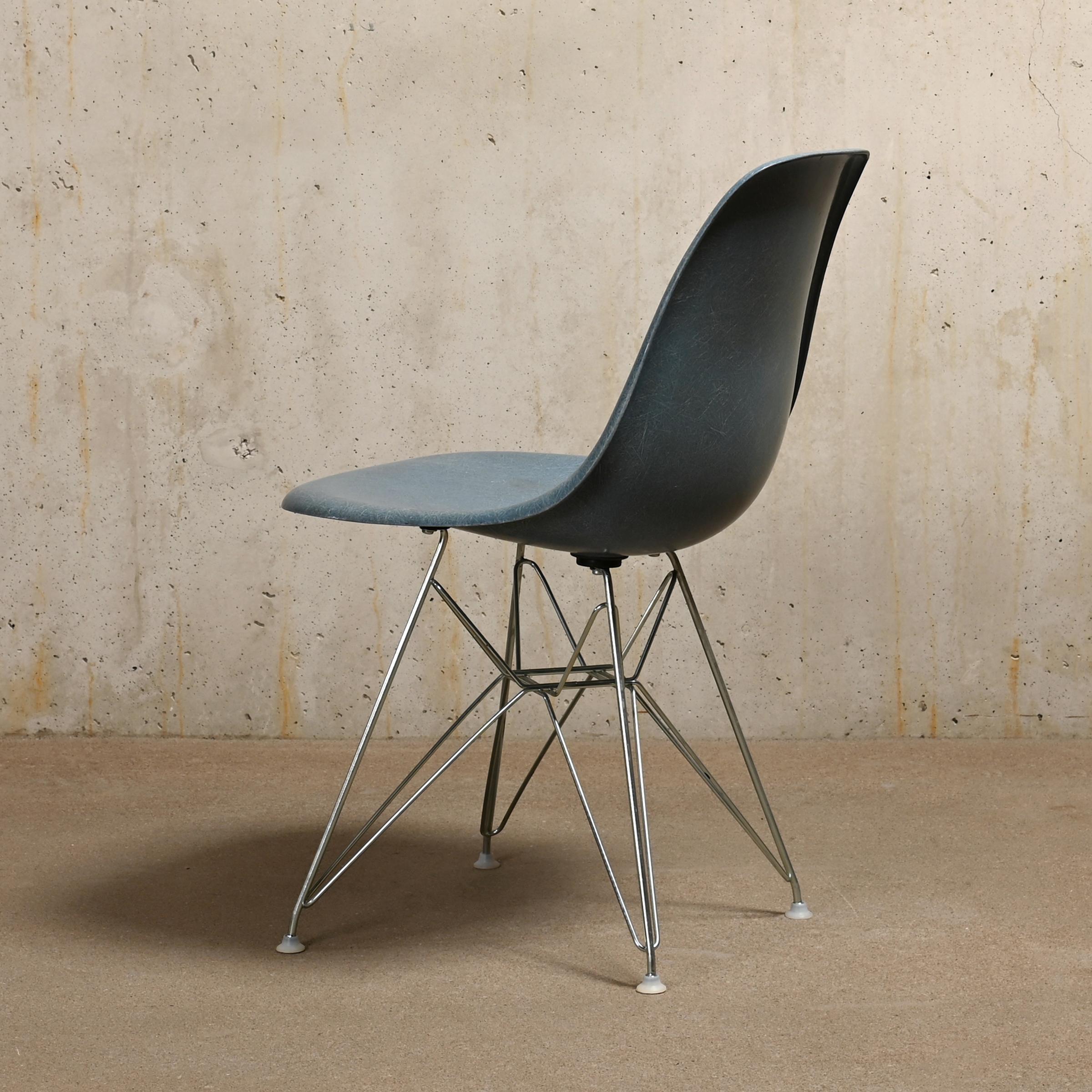Molded Charles & Ray Eames DSR Side Chair Ocean Blue for Vitra / Herman Miller