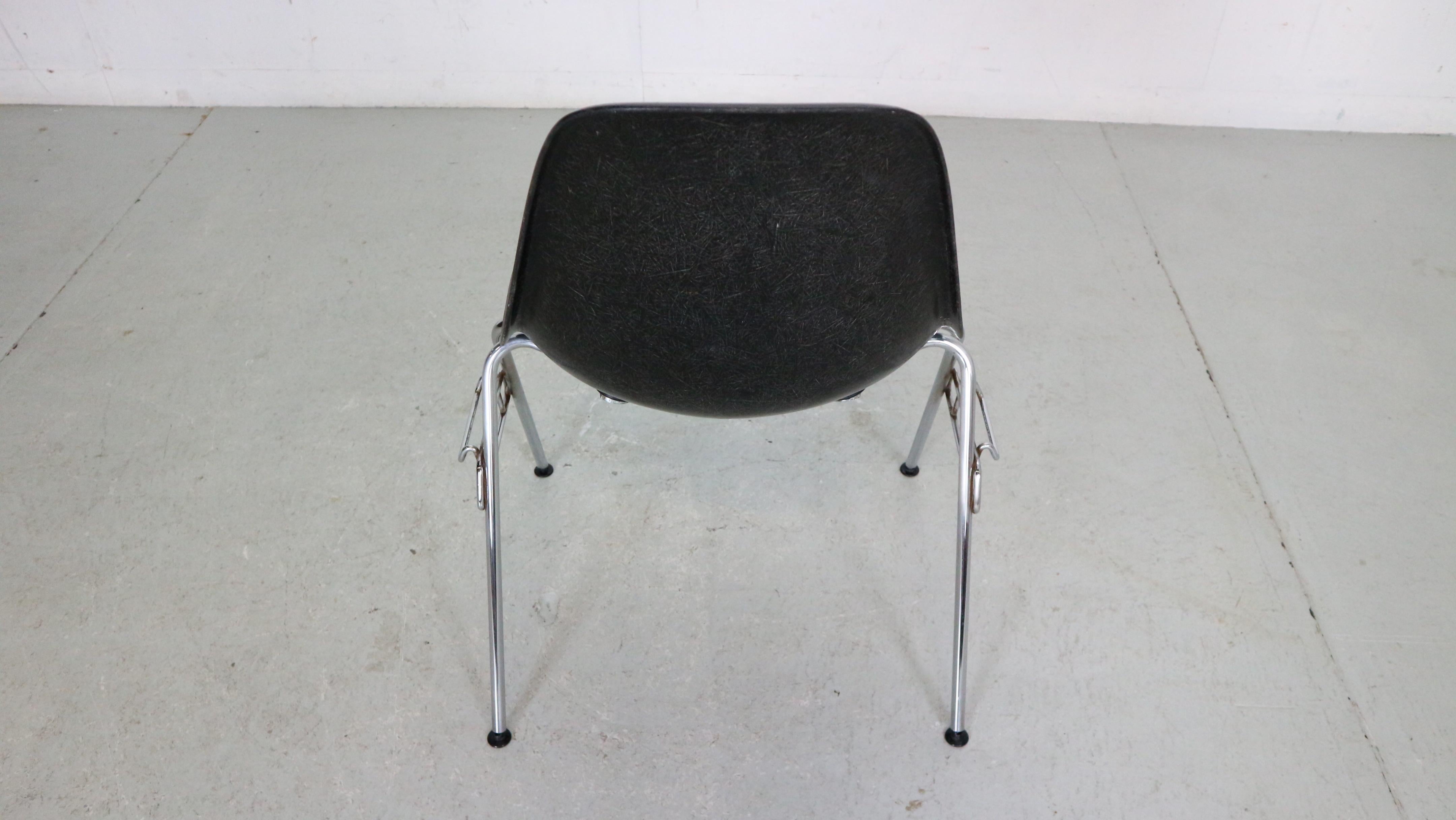 Charles & Ray Eames „DSS“ Schwarze Esszimmerstühle „DSS“ für Herman Miller, 1974 im Angebot 5