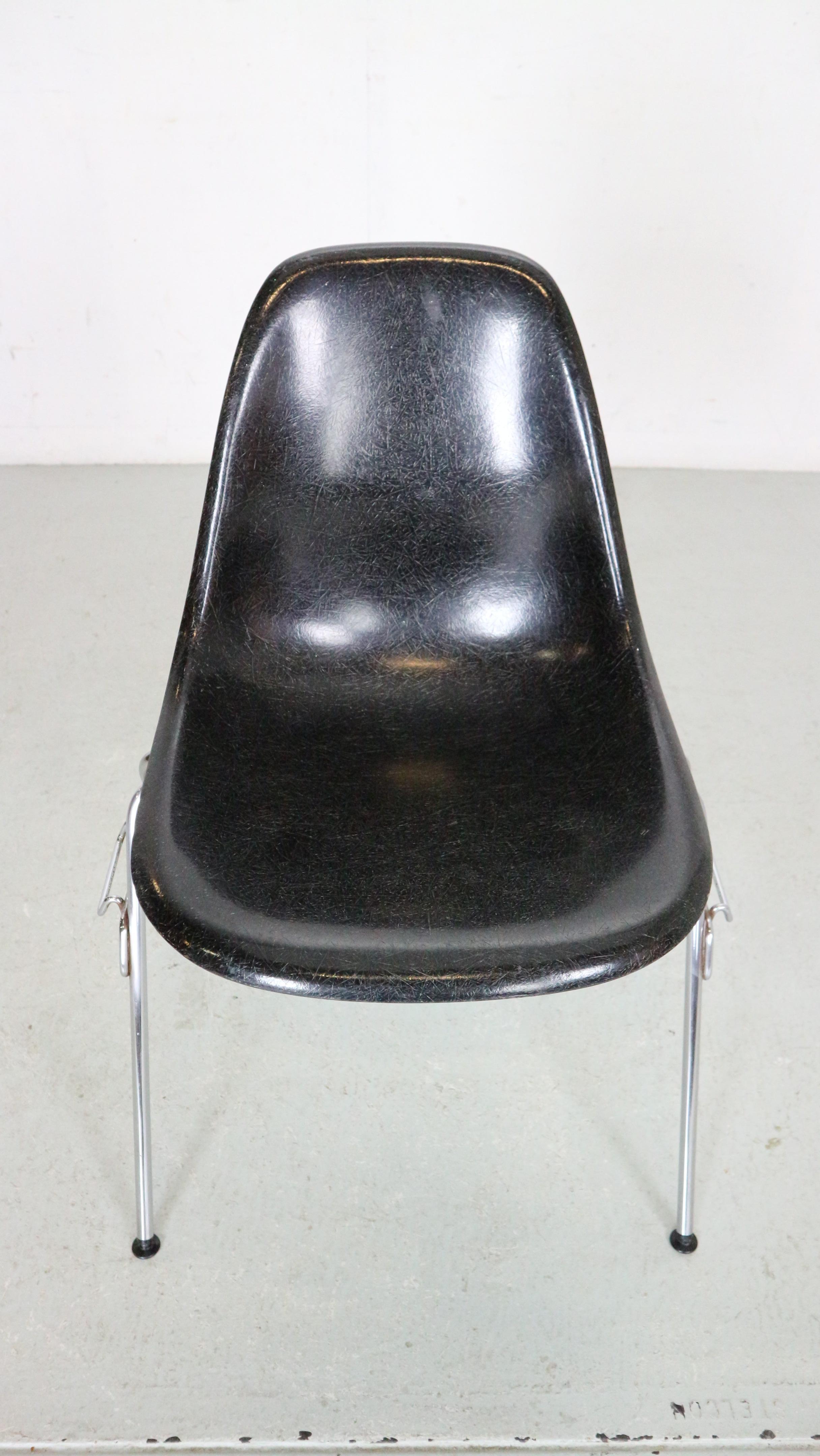 Charles & Ray Eames „DSS“ Schwarze Esszimmerstühle „DSS“ für Herman Miller, 1974 (amerikanisch) im Angebot