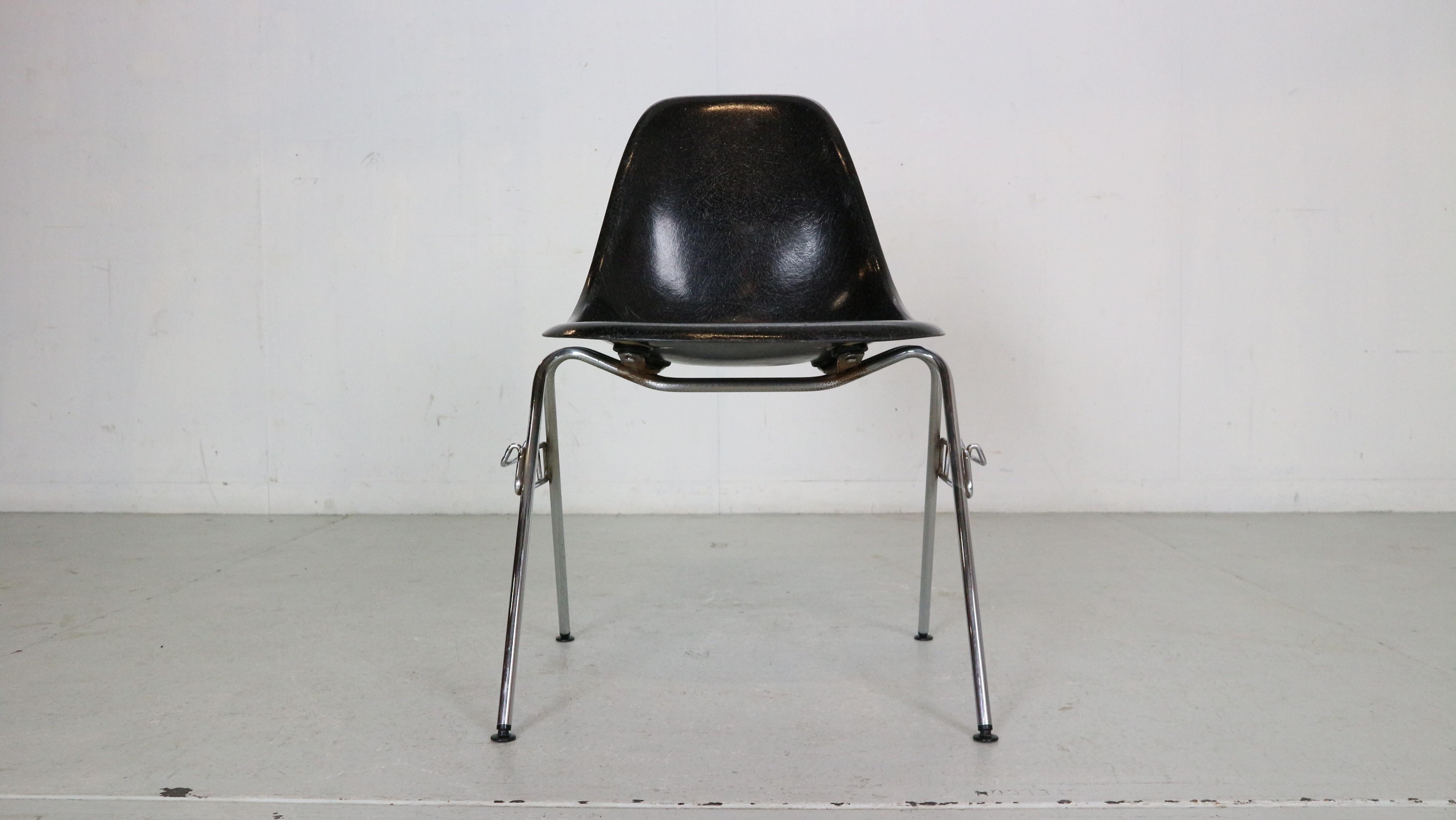 Charles & Ray Eames „DSS“ Schwarze Esszimmerstühle „DSS“ für Herman Miller, 1974 (Ende des 20. Jahrhunderts) im Angebot