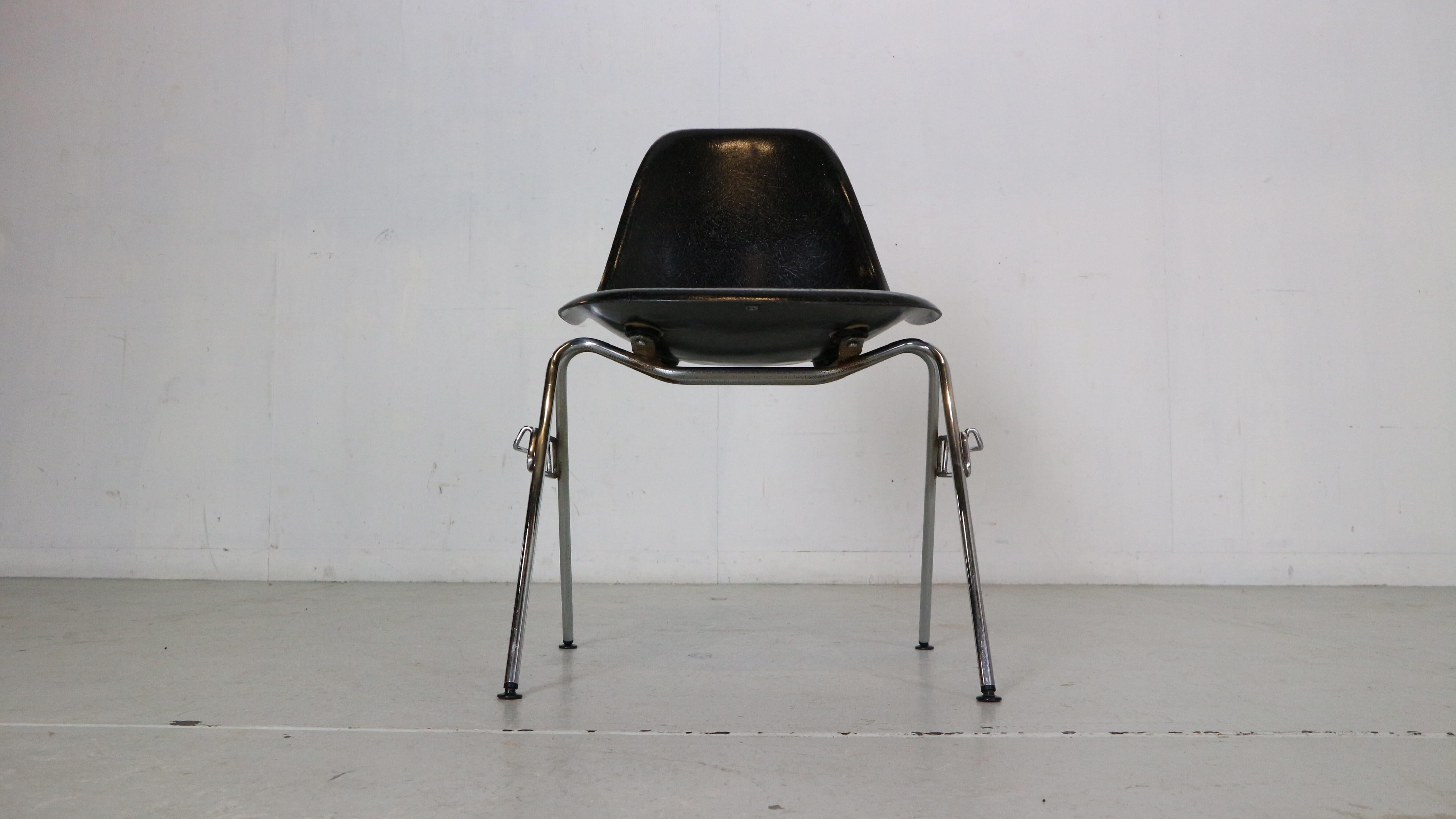 Charles & Ray Eames „DSS“ Schwarze Esszimmerstühle „DSS“ für Herman Miller, 1974 (Stahl) im Angebot