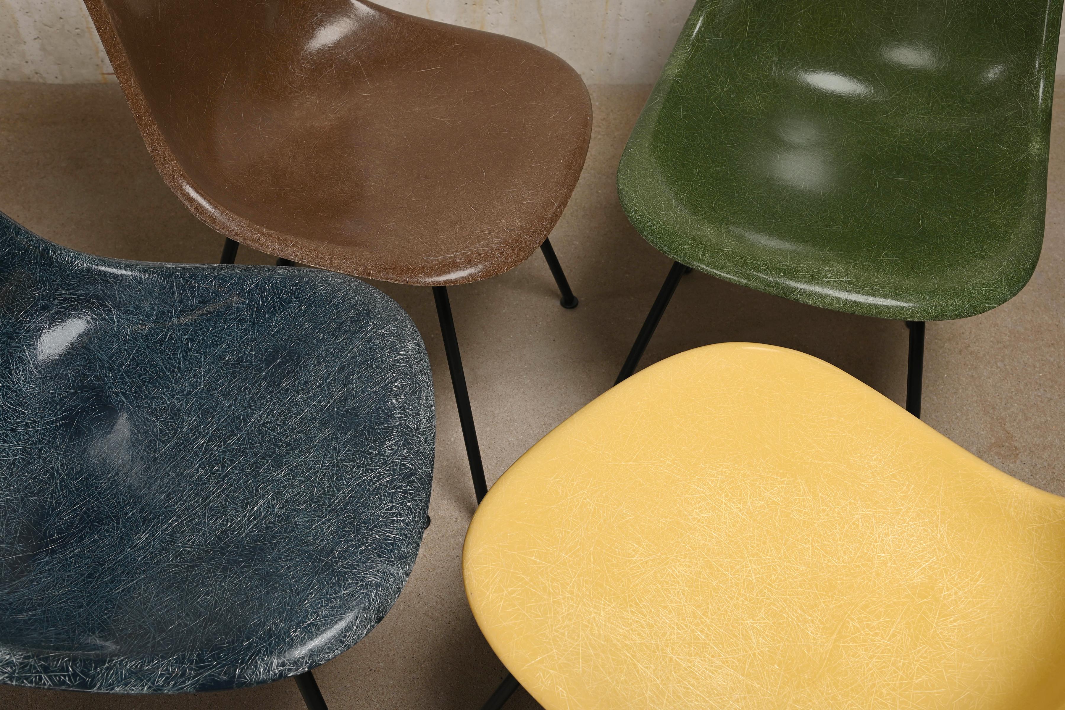 Charles & Ray Eames DSX Side Chair Multicolor Set for Herman Miller In Good Condition In Amsterdam, NL