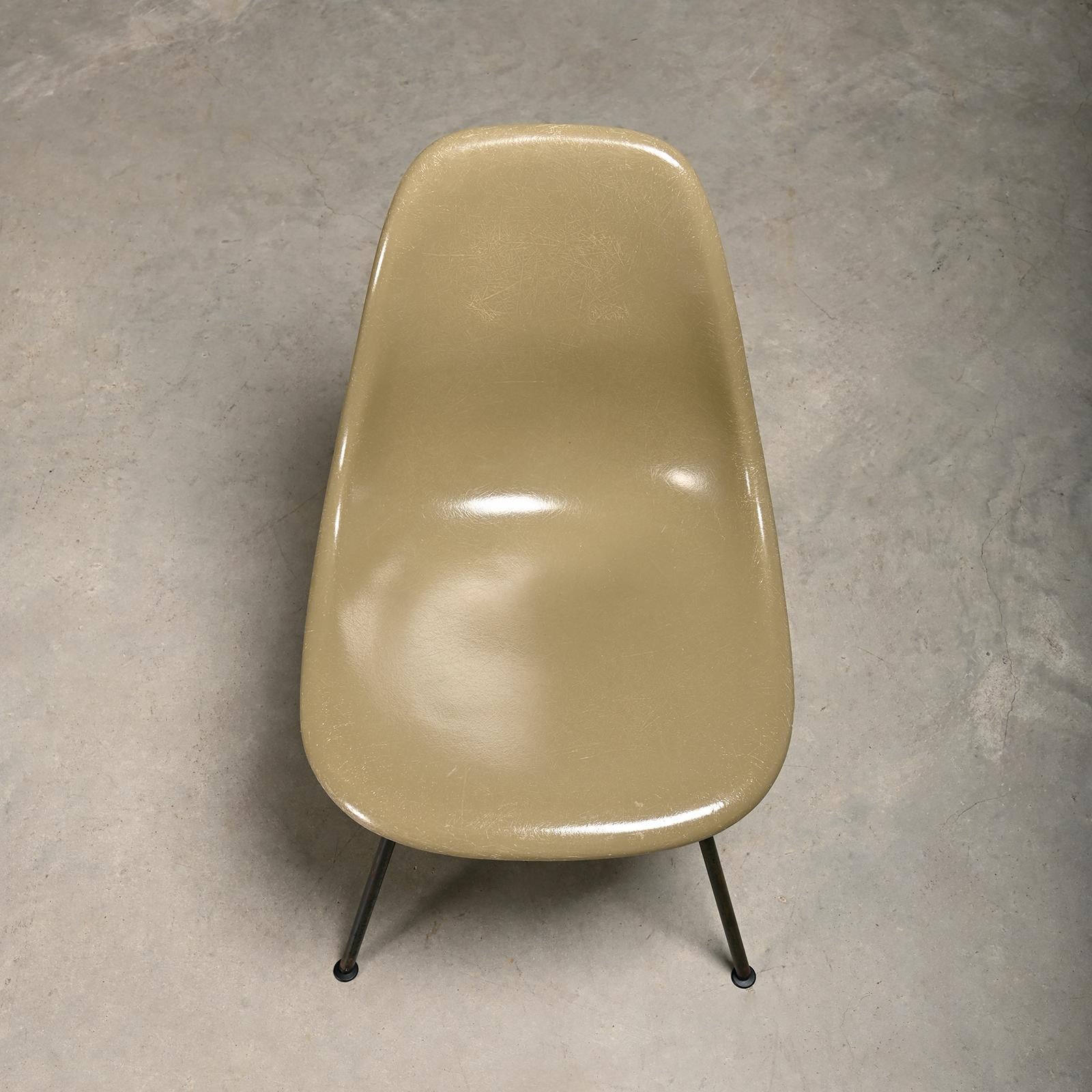 Charles & Ray Eames DSX Beistellstühle multicolor 6er Set, Herman Miller im Angebot 3