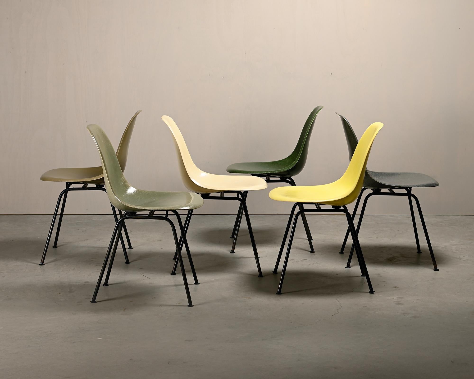 Charles & Ray Eames DSX Beistellstühle multicolor 6er Set, Herman Miller (amerikanisch) im Angebot