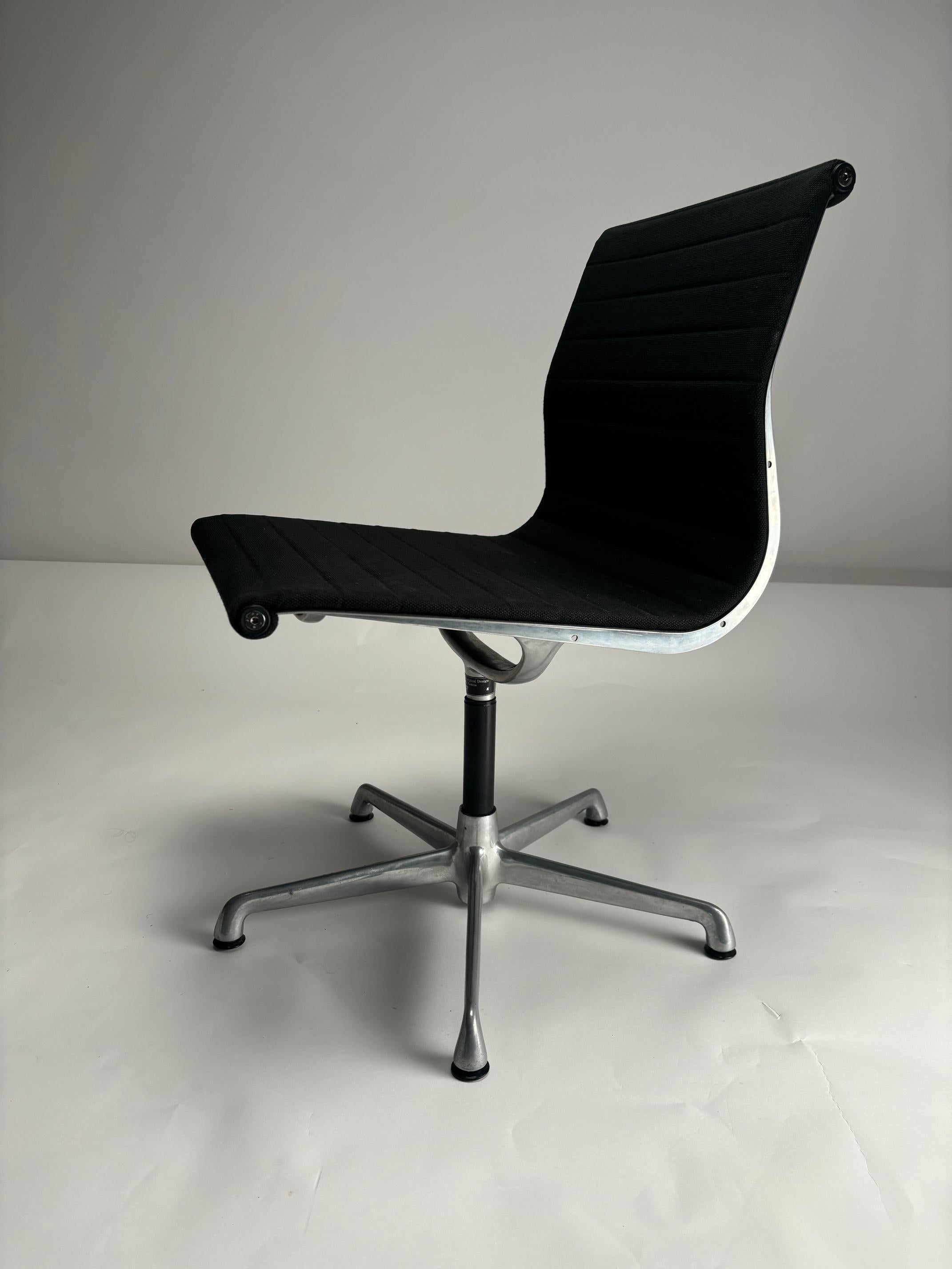 Charles & Ray Eames, EA 107 Aluminum Chairs for ICF (Signed)

Designed by the legendary designers Charles & Ray Eames, offers a perfect combination of iconic design and functionality.

For shipping, request us for receive the best price.
