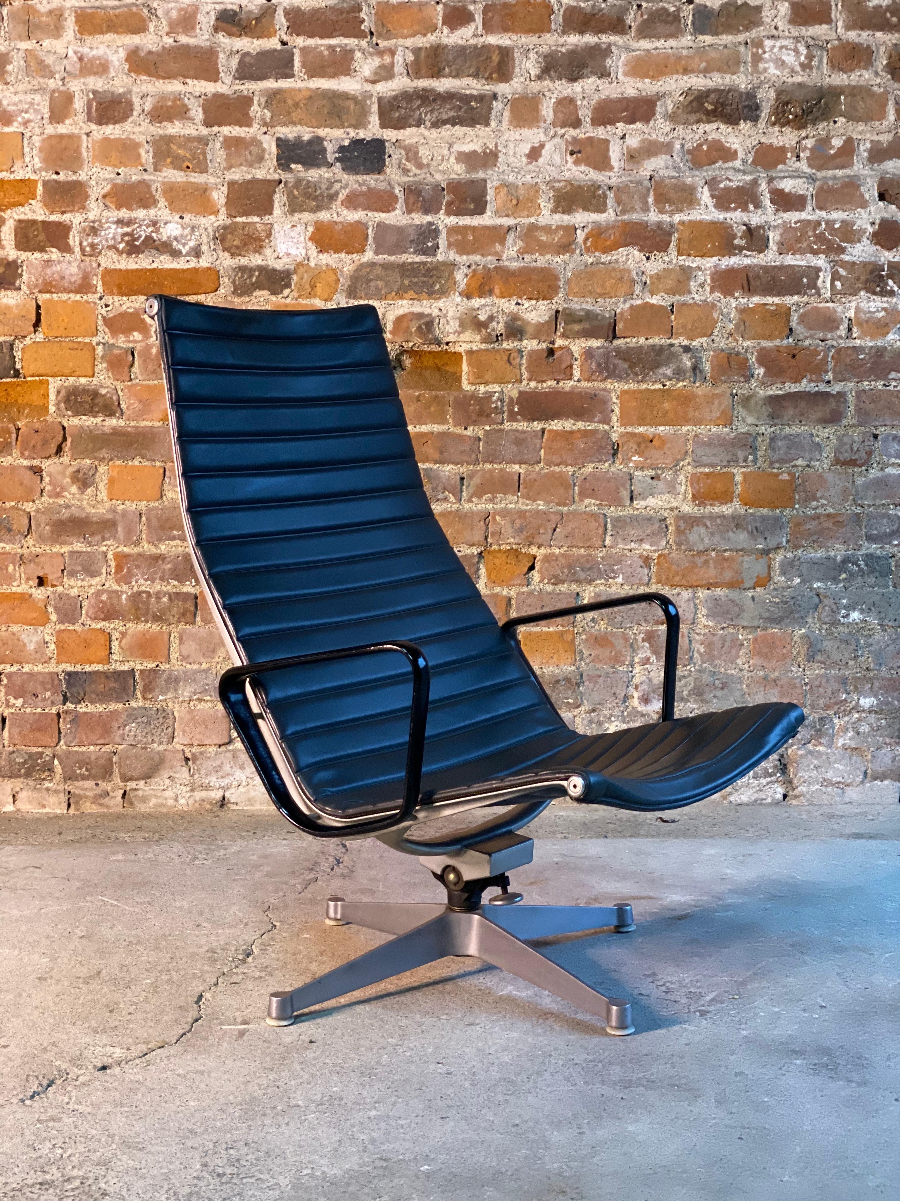 Charles & Ray Eames EA 124 Aluminium Chair von Herman Miller:: USA:: um 1960 5