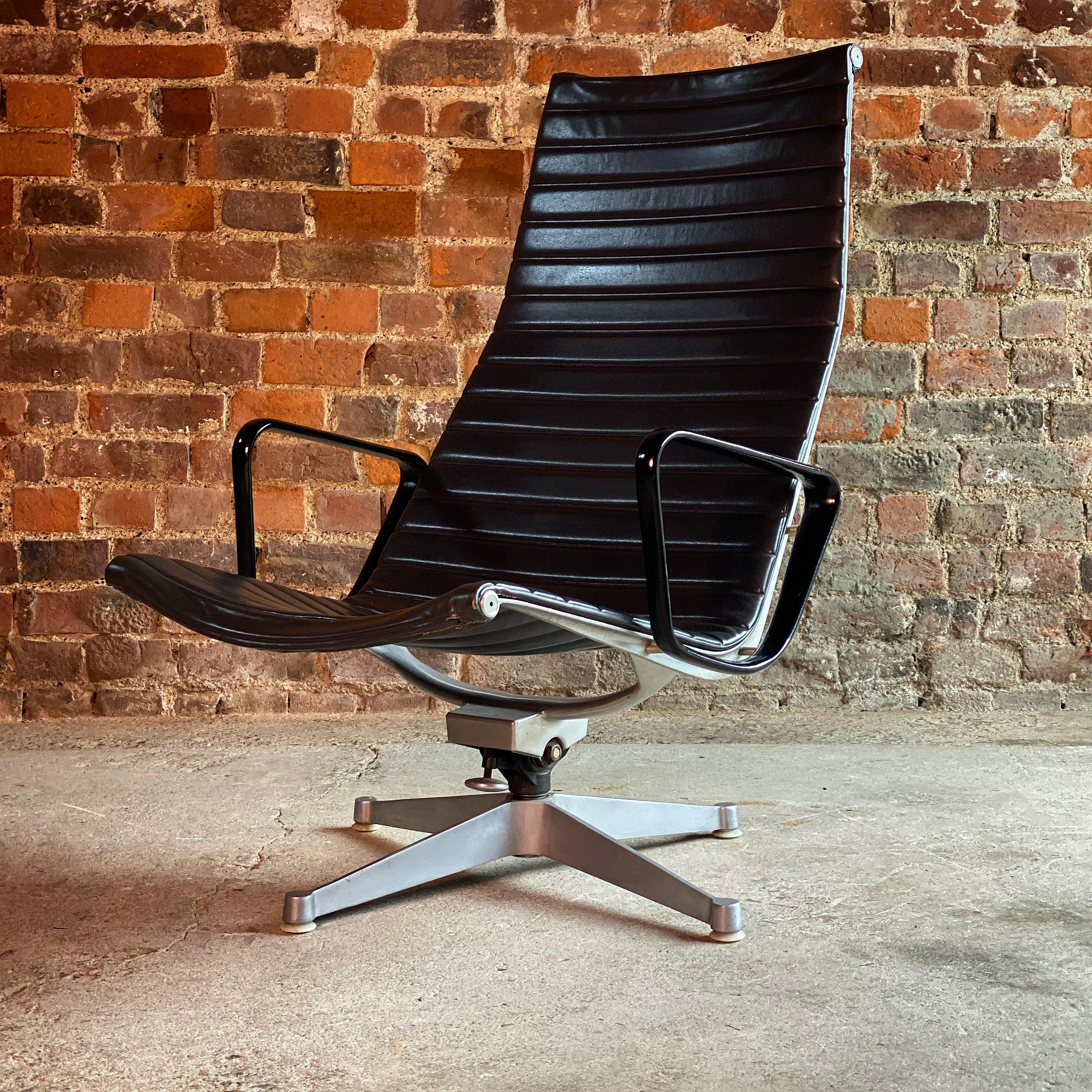 Charles & Ray Eames EA 124 Aluminium Chair von Herman Miller:: USA:: um 1960 (Moderne der Mitte des Jahrhunderts)