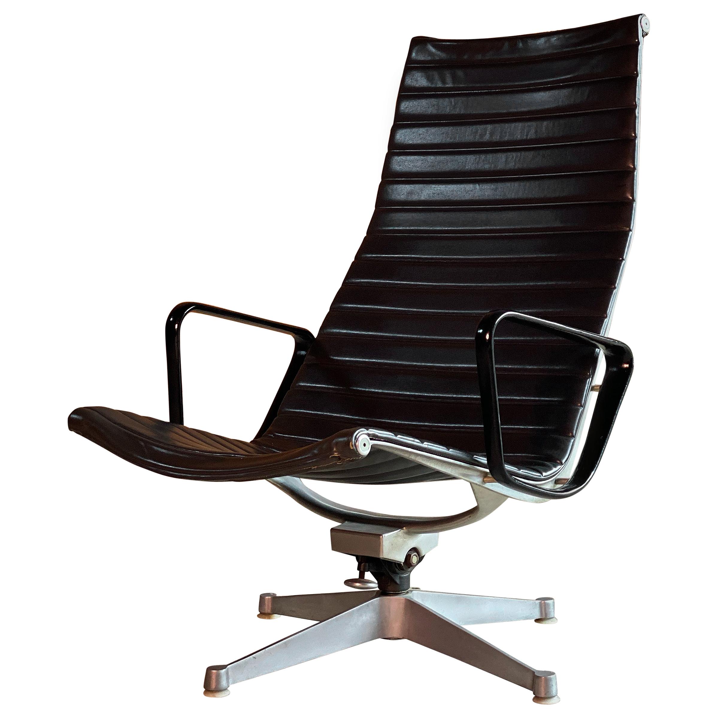 Charles & Ray Eames EA 124 Aluminium Chair von Herman Miller:: USA:: um 1960
