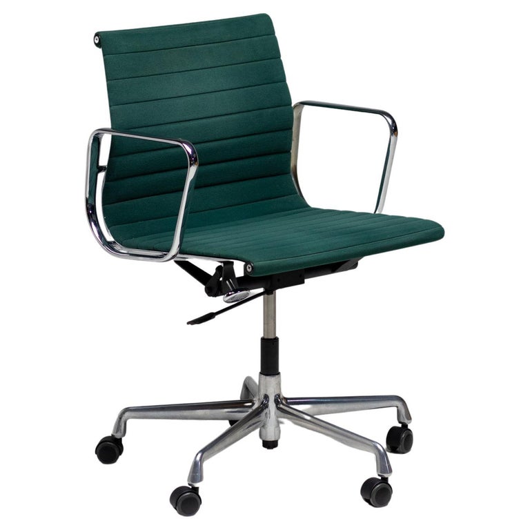 Charles and Ray Eames EA117 Executive Office Chair by Vitra For Sale at