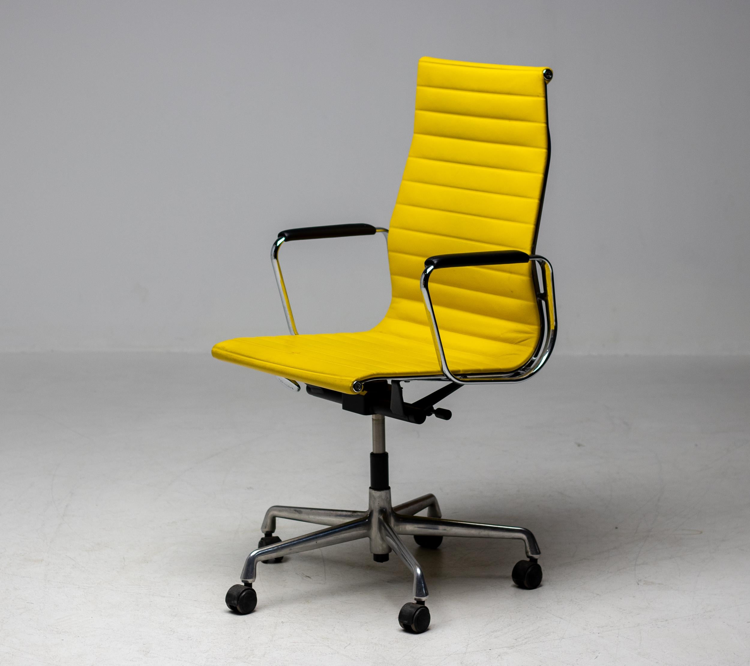 Swiss Charles & Ray Eames EA119 Executive Office Chair by Vitra