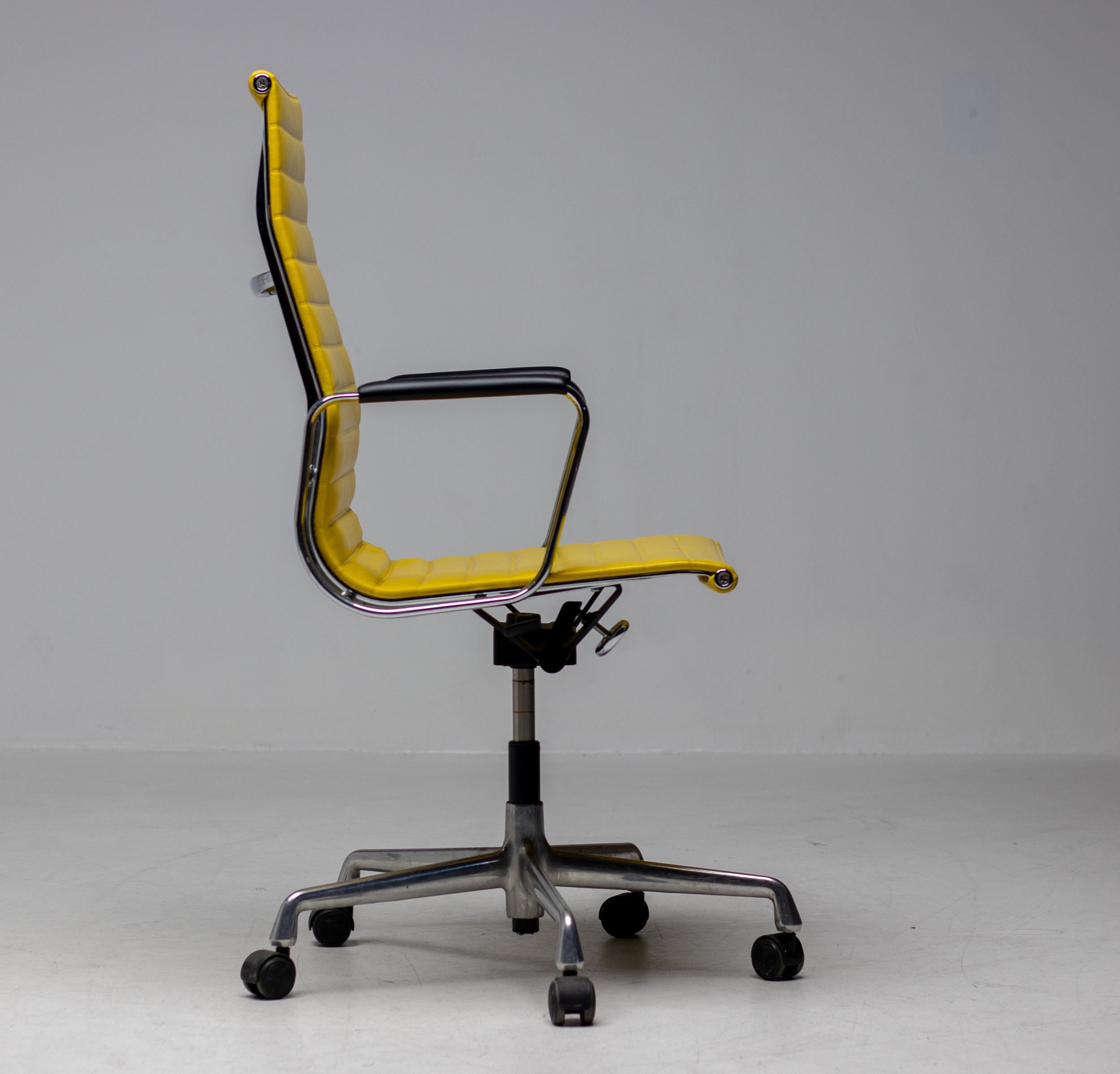 Aluminum Charles & Ray Eames EA119 Executive Office Chair by Vitra