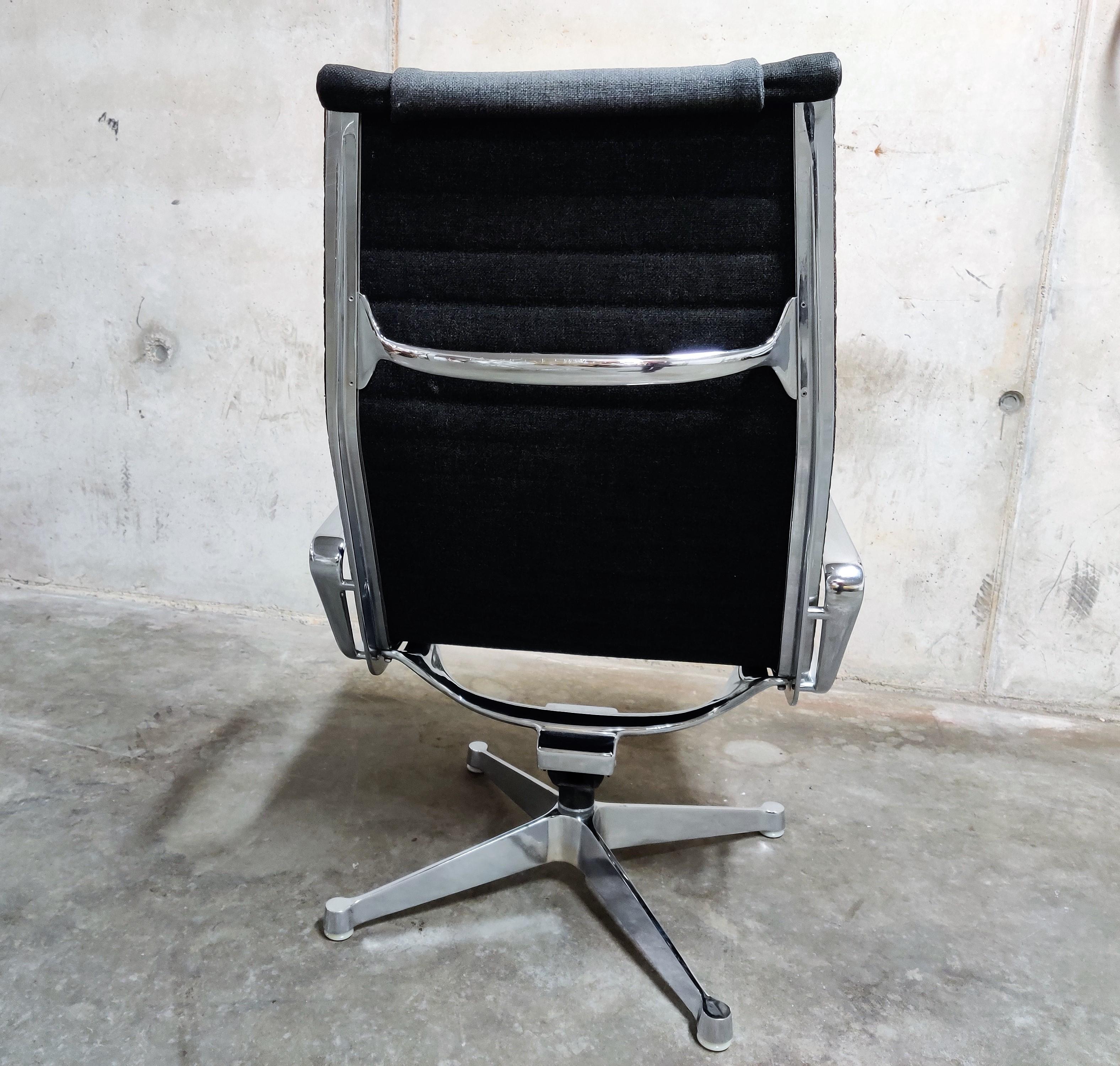 Aluminum Charles & Ray Eames EA124 and EA125 Lounge Chair and Ottoman
