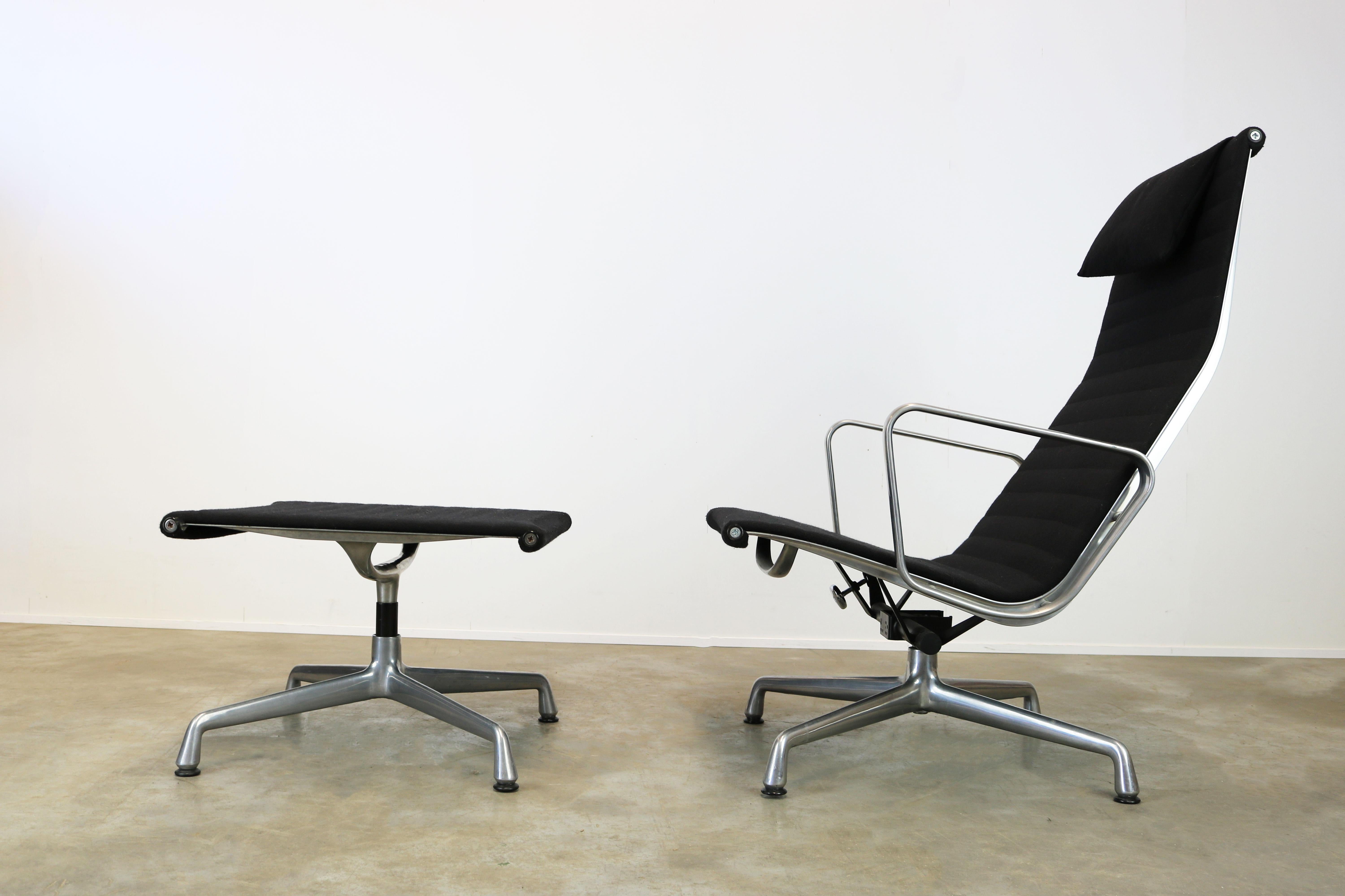 Mid-Century Modern Charles & Ray Eames EA124 + EA125 Lounge Chair and Ottoman Herman Miller, 1970s