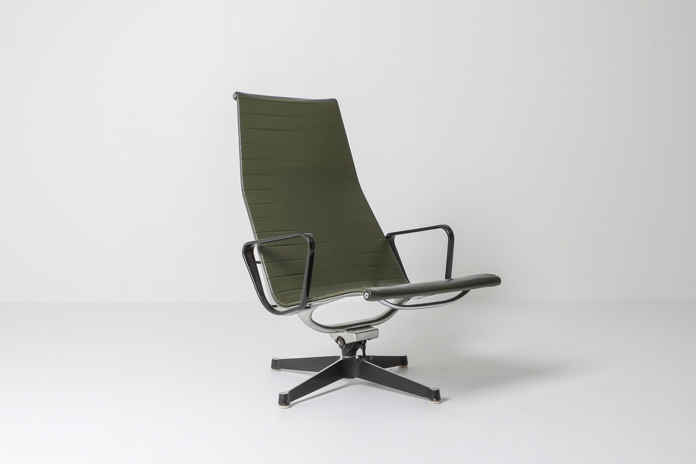 Charles & Ray Eames EA124 Lounge Chairs in Green Leather by Herman Miller 1