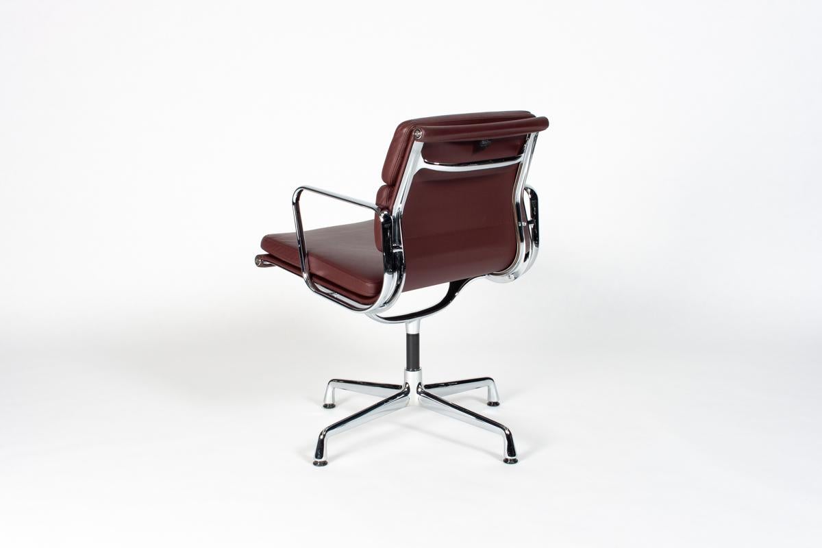 Mid-Century Modern Charles & Ray Eames EA208 Conference and Dining Chair Aubergine Leather, Vitra