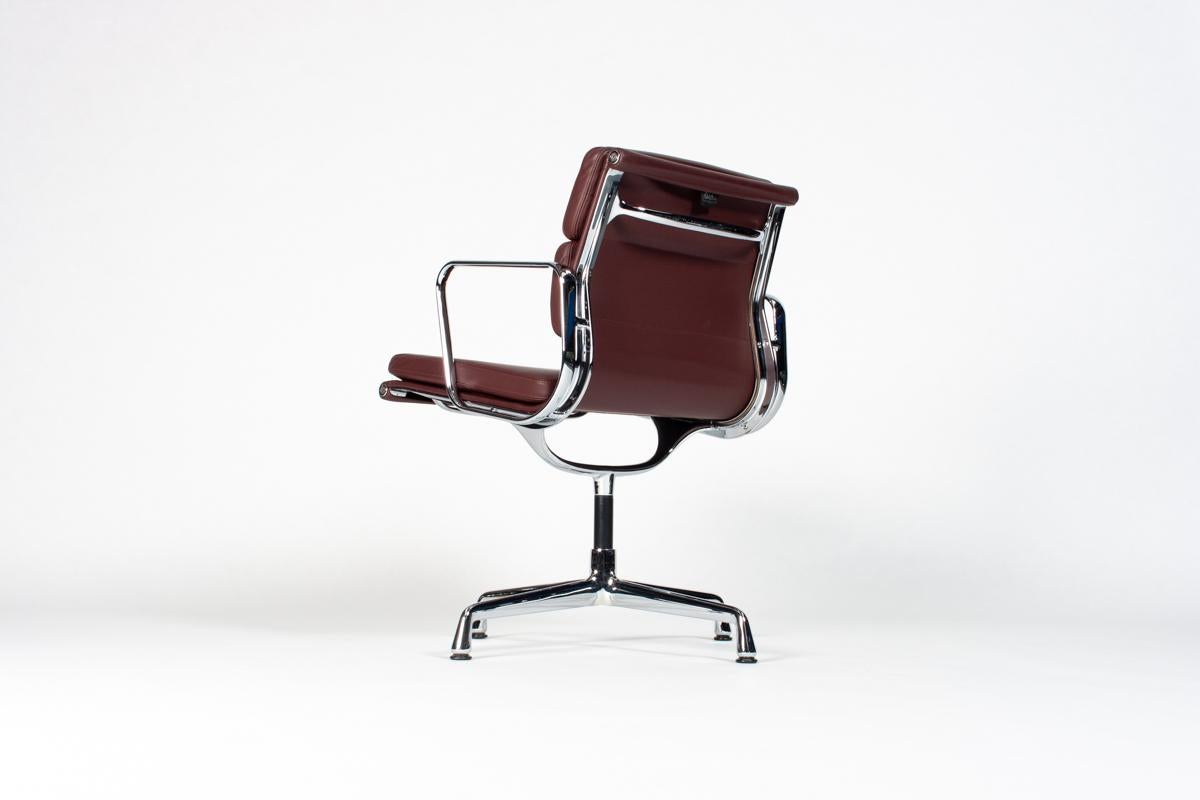 Charles & Ray Eames EA208 Conference and Dining Chair Aubergine Leather, Vitra 1