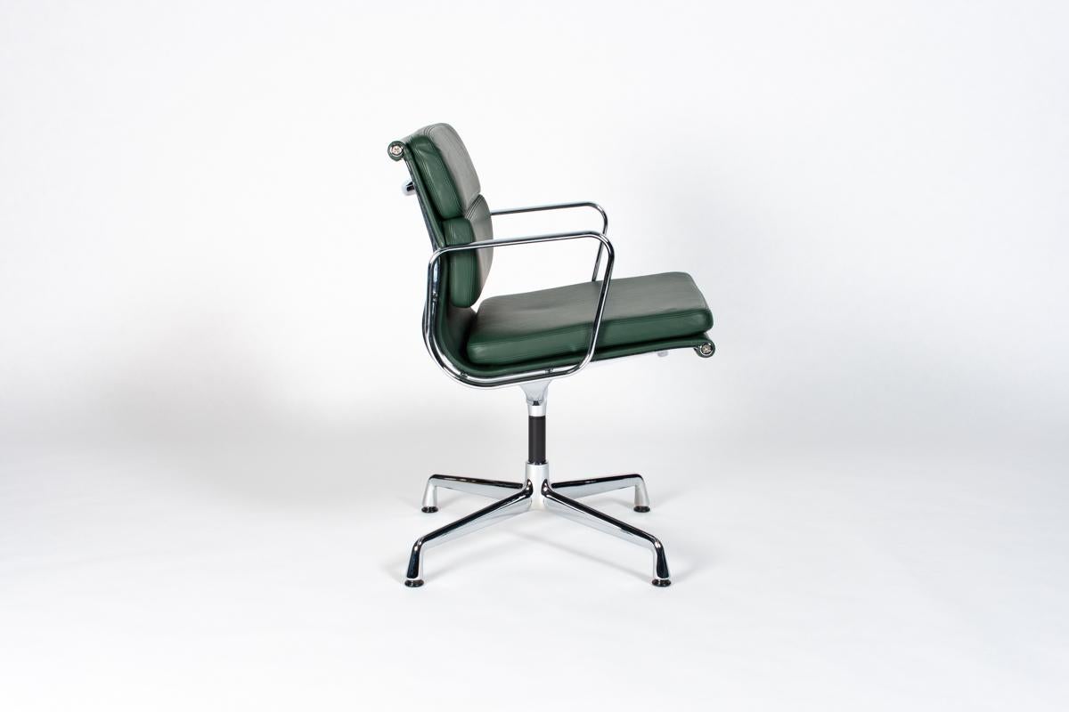 Mid-20th Century Charles & Ray Eames EA208 Conference and Dining Chair Green Leather, Vitra