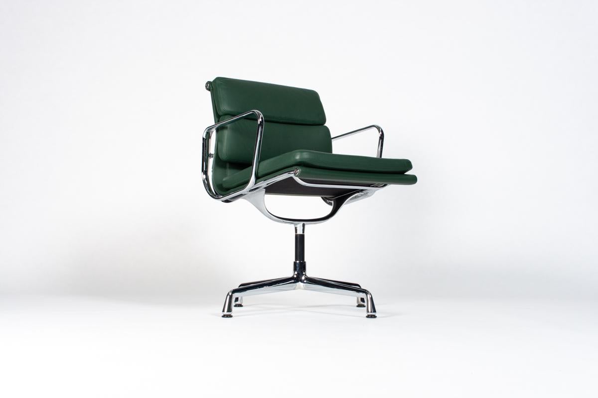 Aluminum Charles & Ray Eames EA208 Conference and Dining Chair Green Leather, Vitra