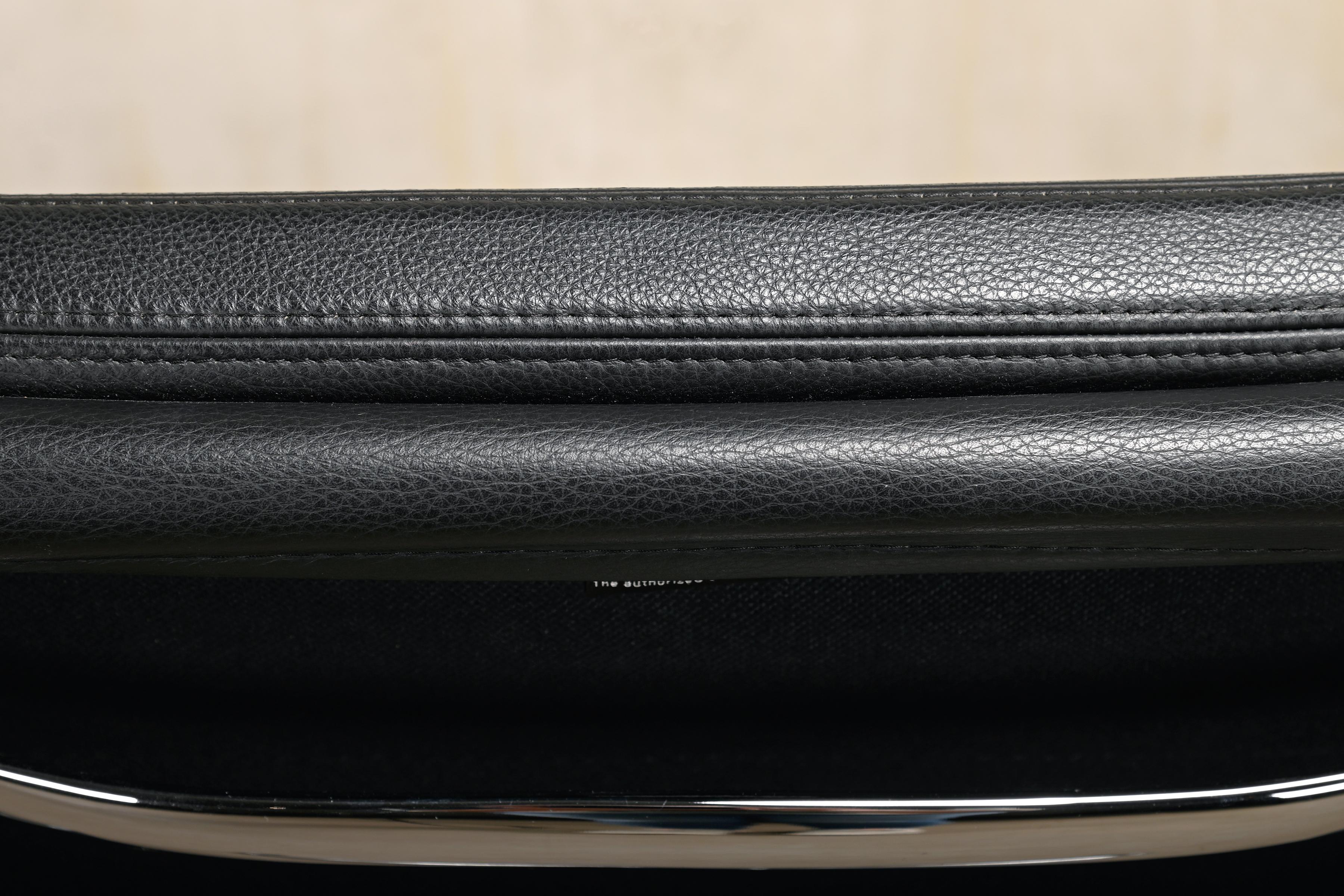 Charles & Ray Eames EA208 Ess- oder Konferenzstuhl aus schwarzem Leder, Vitra im Angebot 8