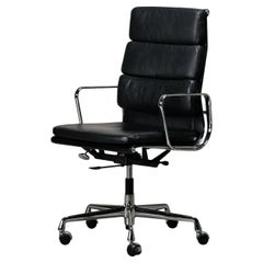 Charles & Ray Eames EA219 Office Chair in Chrome and Black leather, Vitra