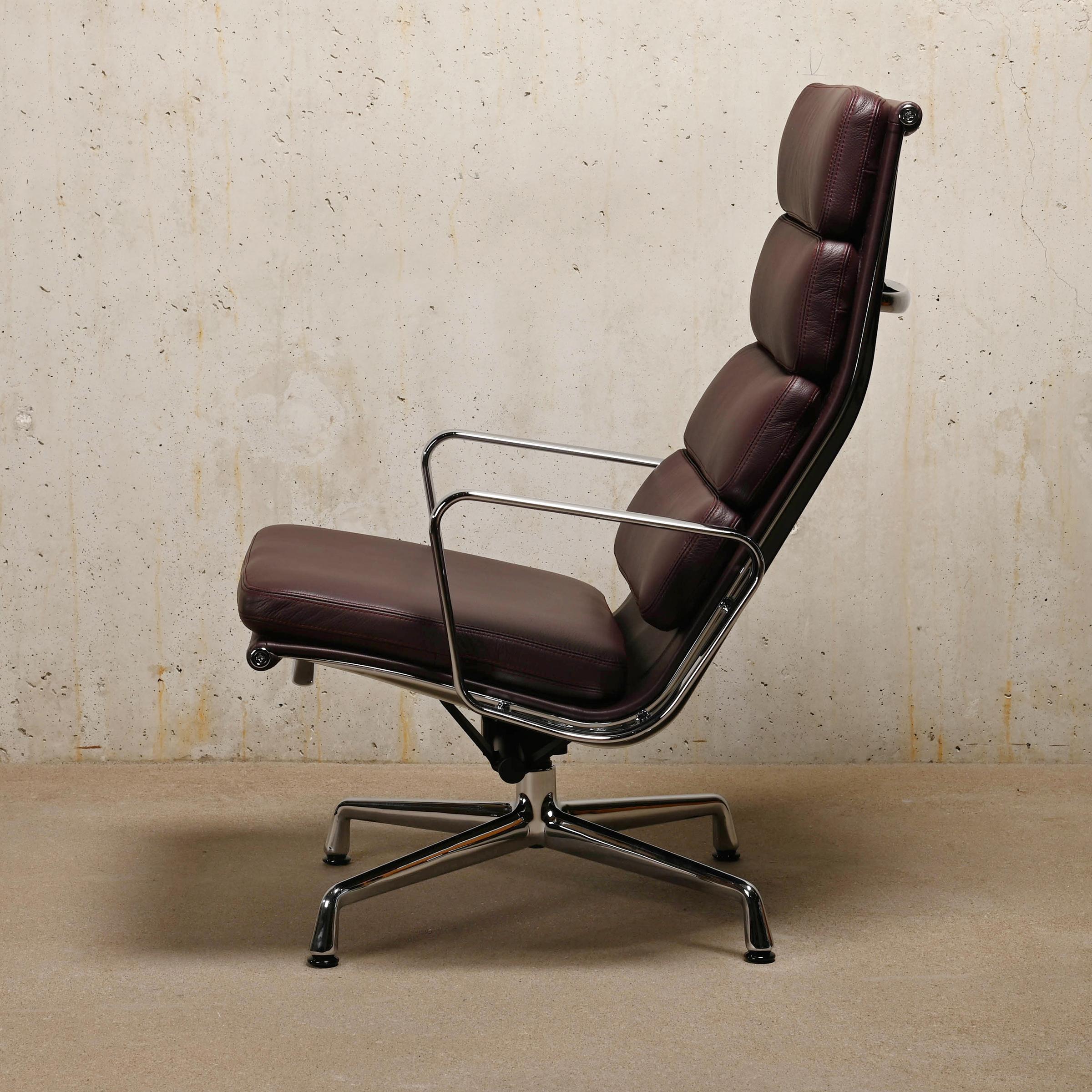 Aluminum Charles & Ray Eames EA222 Lounge Chair and EA223 Ottoman in Plume Leather, Vitra For Sale