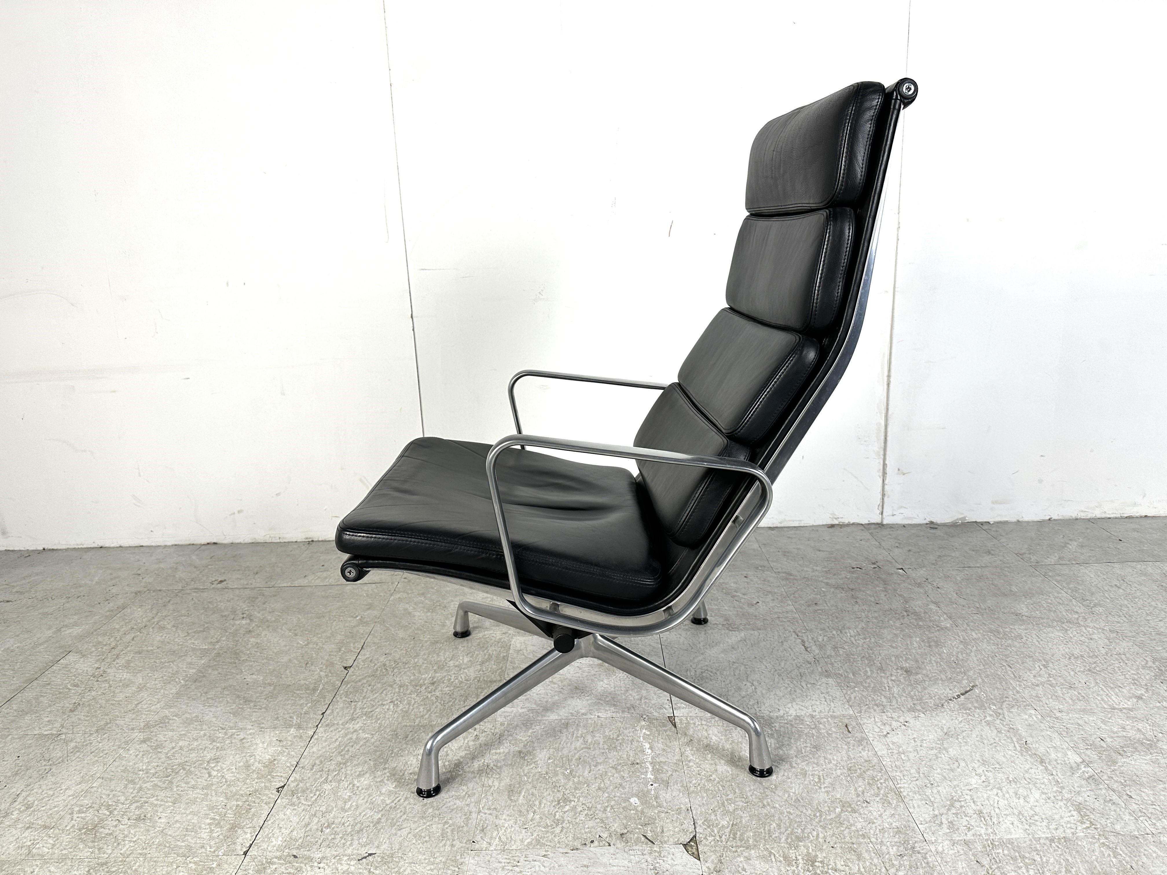 Charles & Ray Eames EA222 fauteuil de salon en cuir souple, années 1990  en vente 2