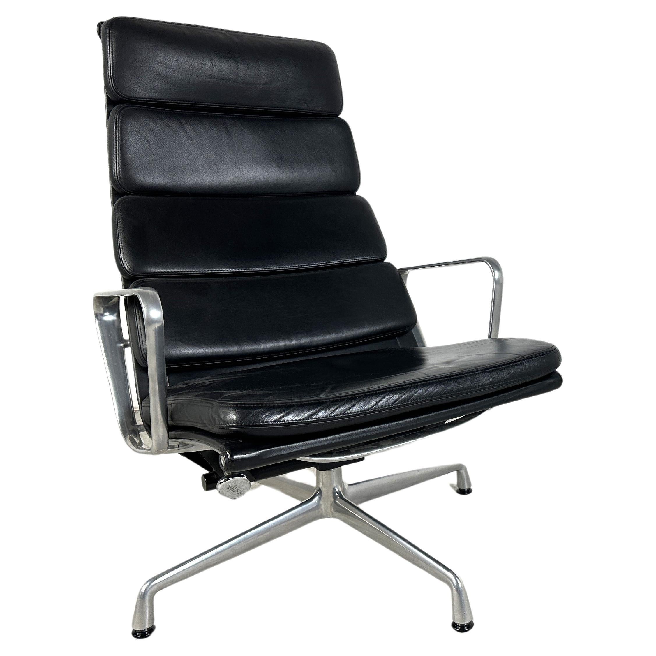Charles & Ray Eames EA222 softpad leather lounge chair, 1990s 