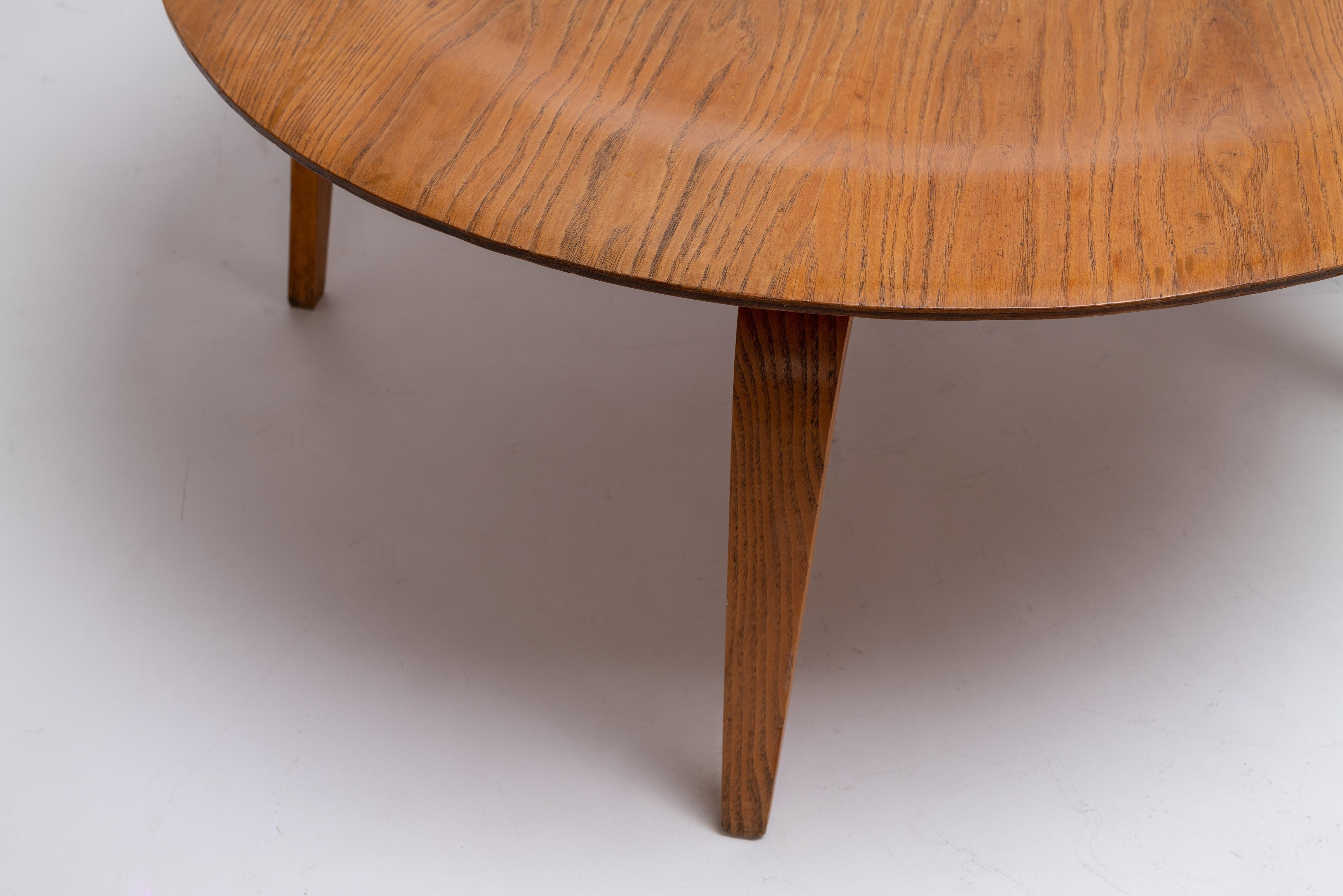 American Charles & Ray Eames Early Coffee Table Wood CTW by Evans for Herman Miller 1946