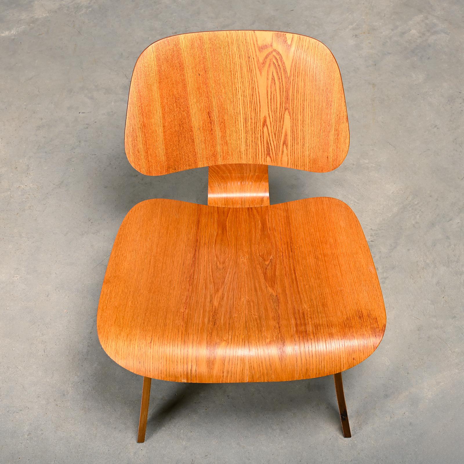 Charles & Ray Eames Early LCW Ash Lounge Chair für Herman Miller, 1950 im Angebot 2