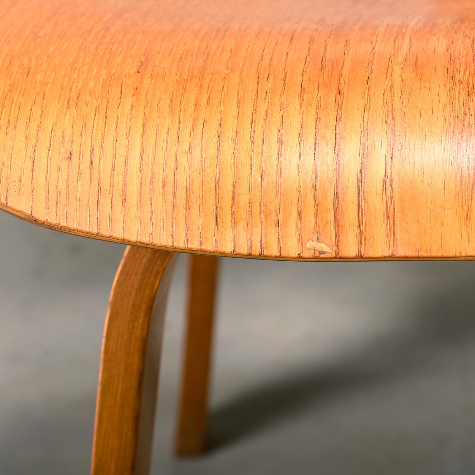 Charles & Ray Eames Early LCW Ash Lounge Chair für Herman Miller, 1950 im Angebot 4