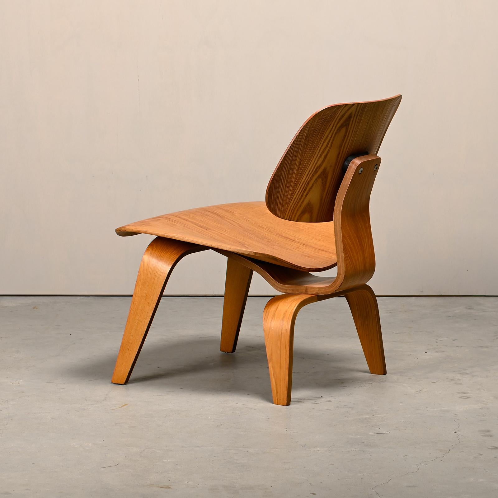 Charles & Ray Eames Early LCW Ash Lounge Chair für Herman Miller, 1950 (20. Jahrhundert) im Angebot