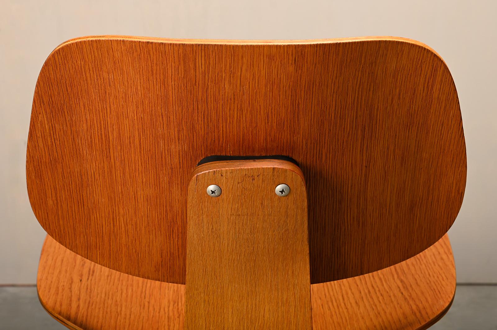 Charles and Ray Eames Sedia da salotto in frassino LCW per Herman Miller, 1951 in vendita 7