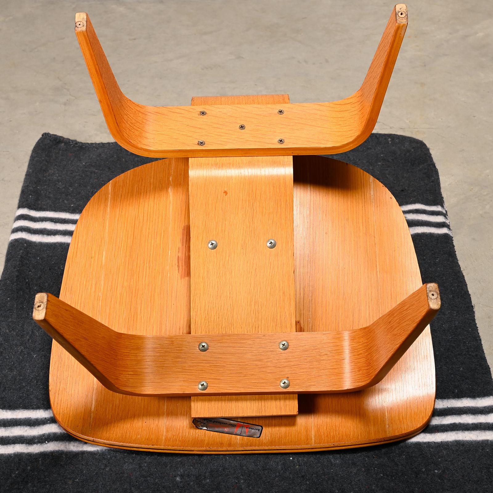 Charles and Ray Eames Sedia da salotto in frassino LCW per Herman Miller, 1951 in vendita 10