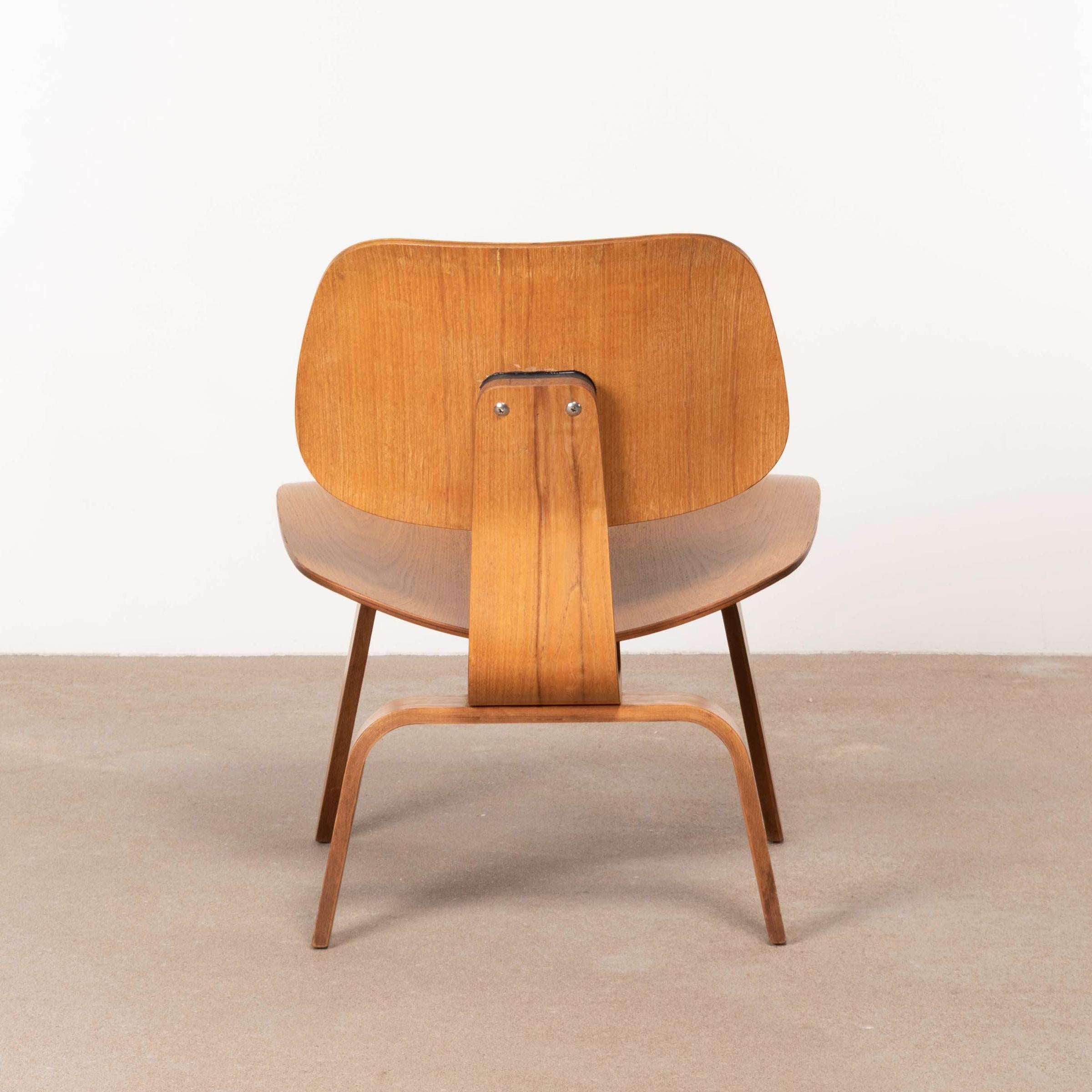 American Charles & Ray Eames Early LCW Ash Lounge Chair for Herman Miller, 1951