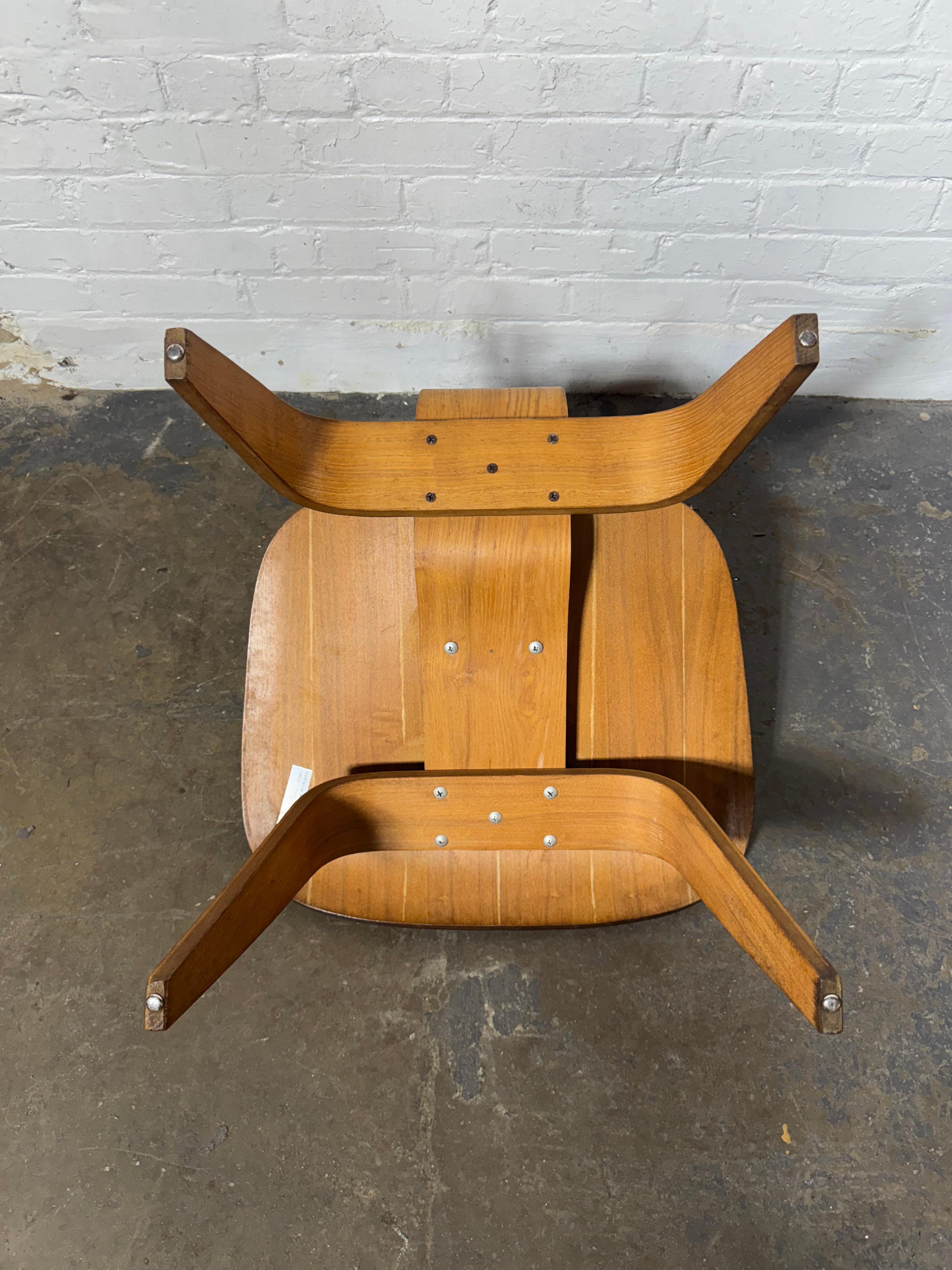 Charles & Ray Eames Early LCW Lounge Chair for Herman Miller, 1951 For Sale 5