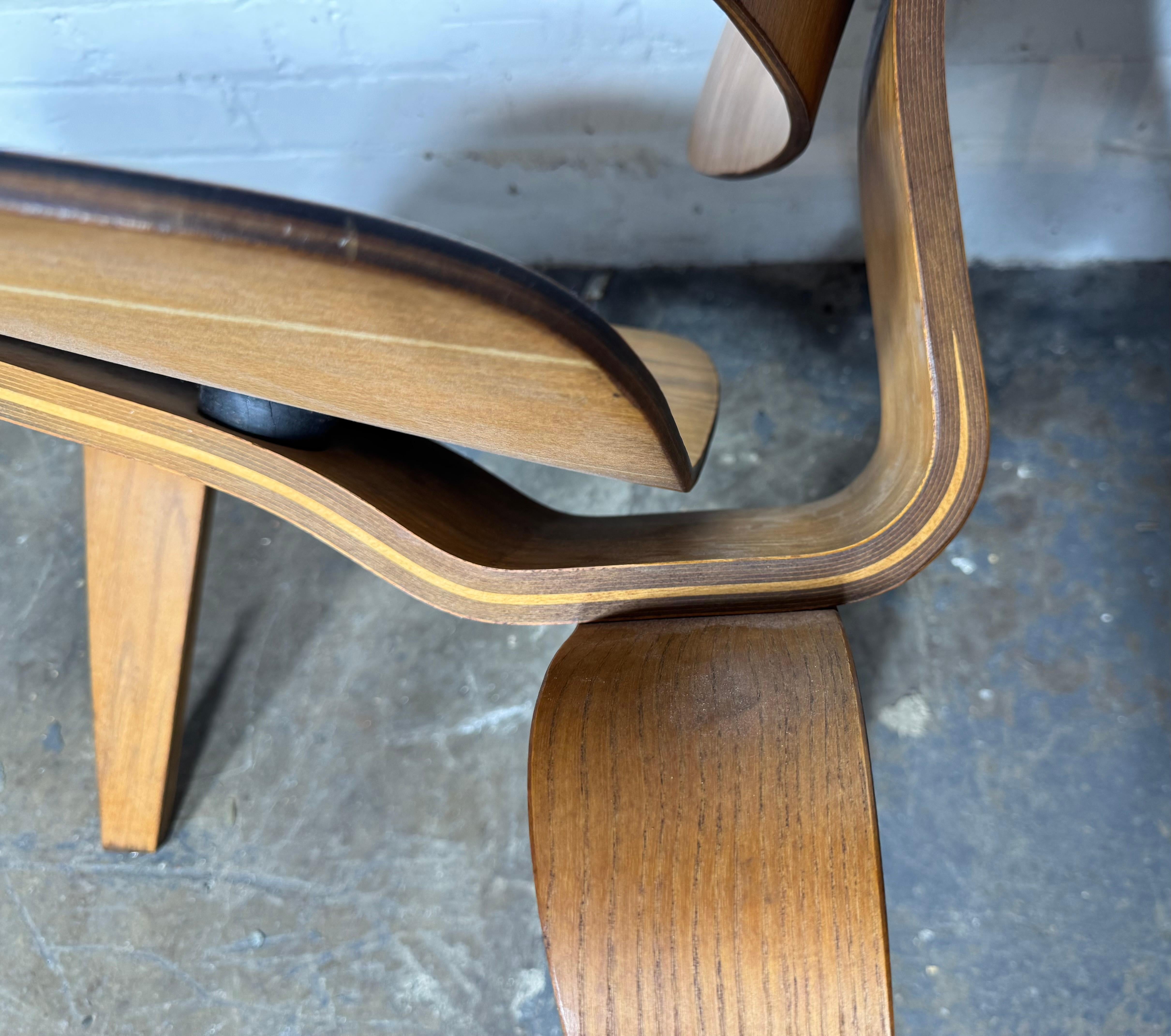 Mid-20th Century Charles & Ray Eames Early LCW Lounge Chair for Herman Miller, 1951 For Sale