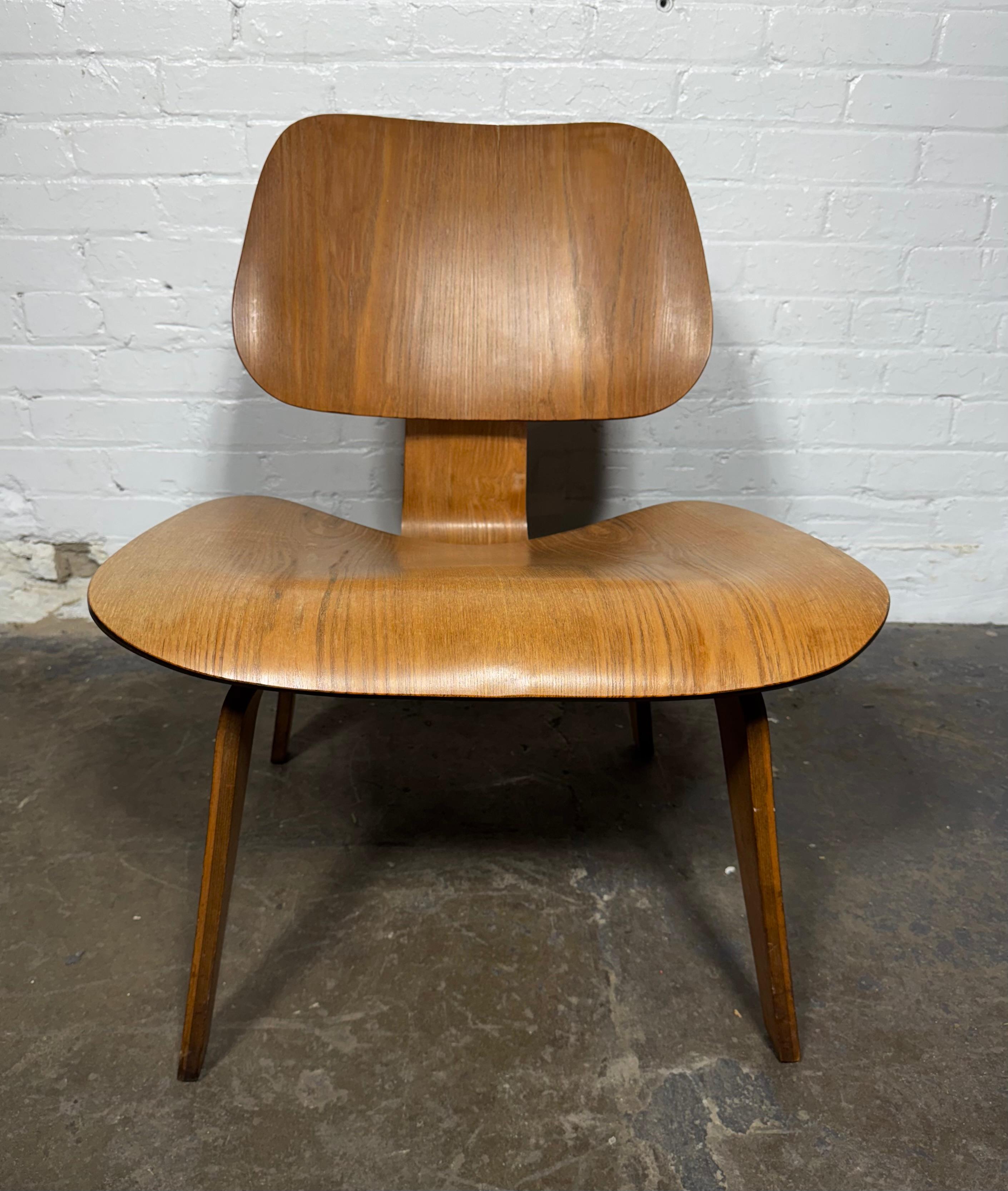 Birch Charles & Ray Eames Early LCW Lounge Chair for Herman Miller, 1951 For Sale