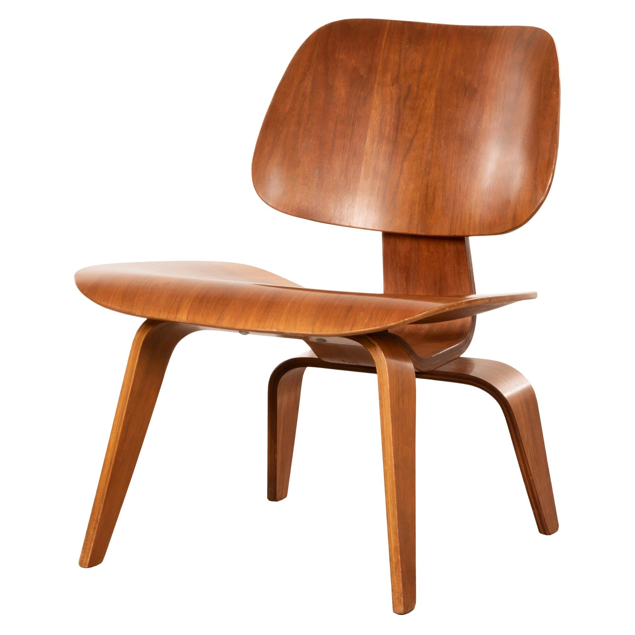 Charles & Ray Eames Early LCW Walnut Lounge Chair for Herman Miller, 1951