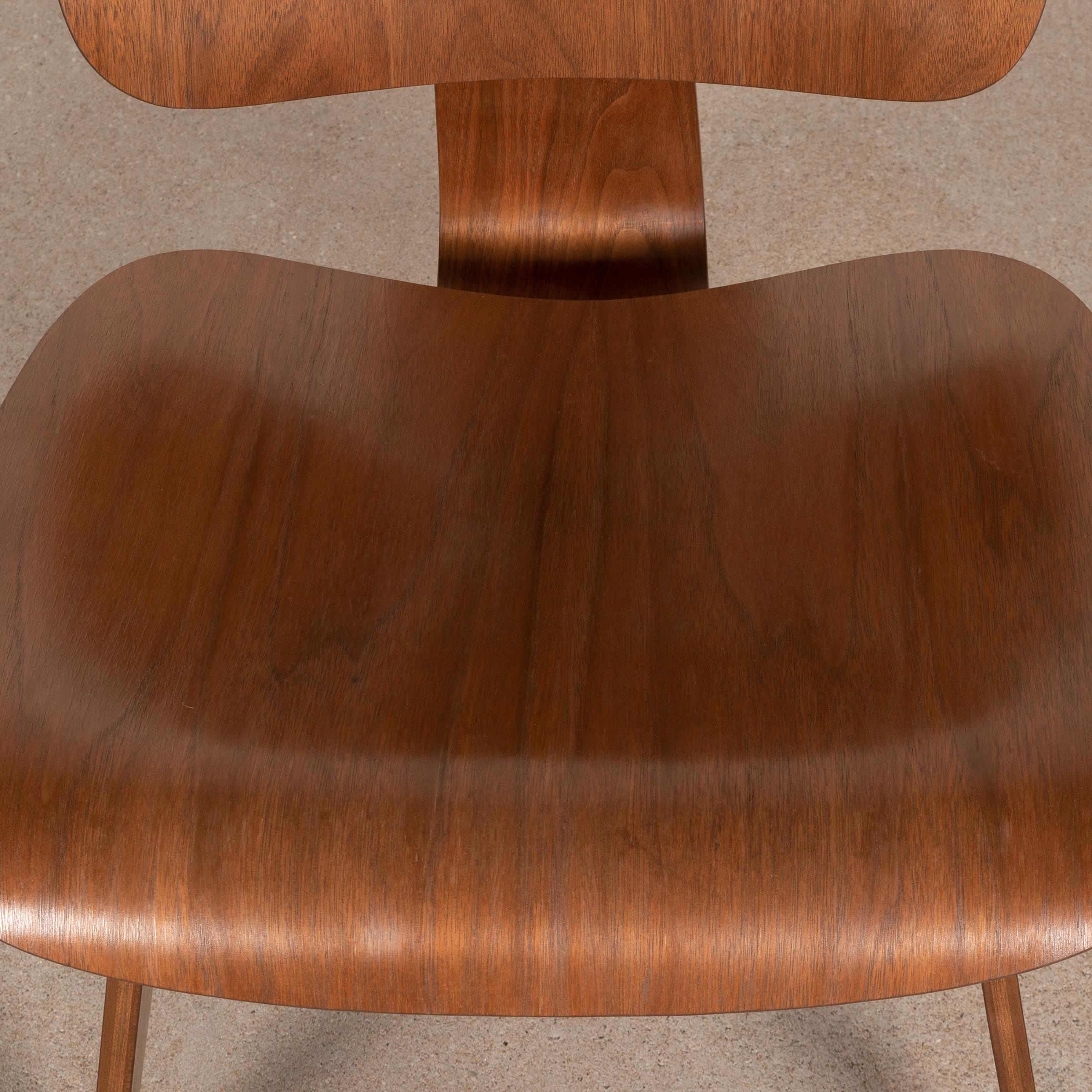 Charles & Ray Eames Early LCW Walnut Lounge Chair for Herman Miller 6