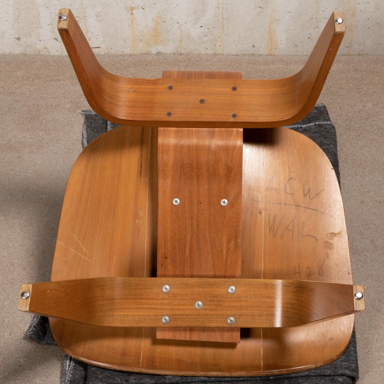 Charles and Ray Eames Early LCW Walnut Lounge Chair for Herman Miller ...