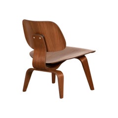 Charles & Ray Eames Early LCW Walnut Lounge Chair for Herman Miller
