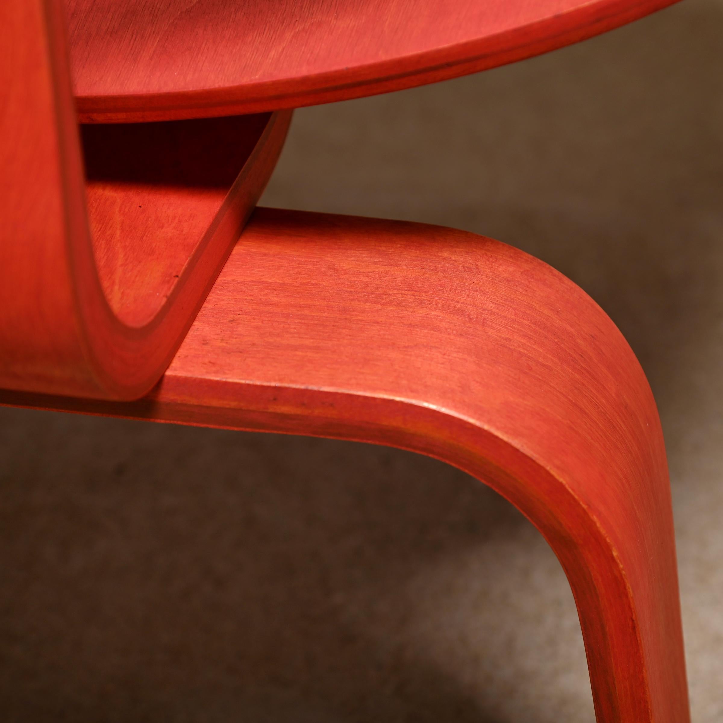 Charles & Ray Eames fauteuil de salon vintage LCW rouge en aniline pour Herman Miller 6