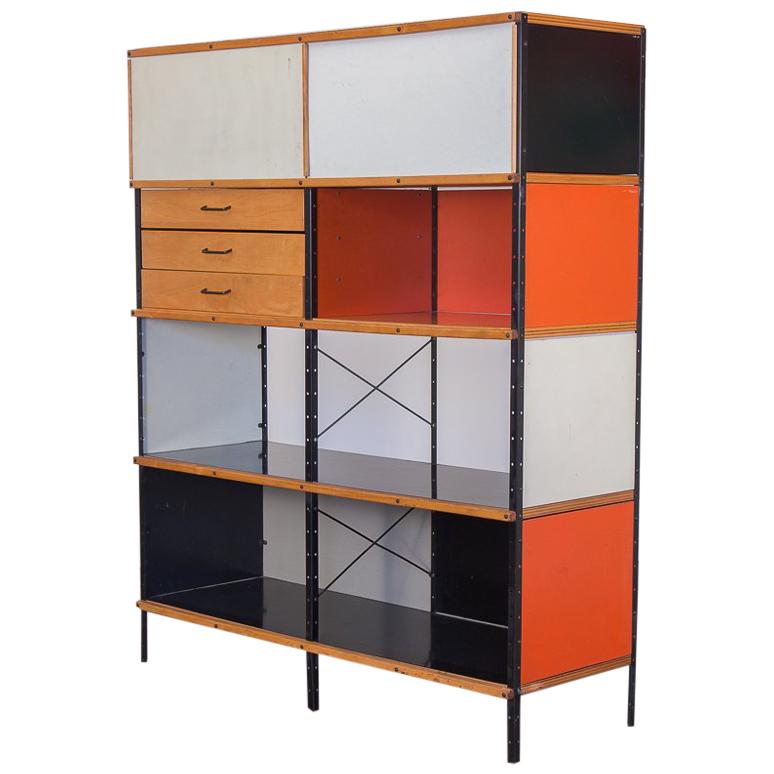 Charles 
Ray Eames ESU 400 C Storage Unit