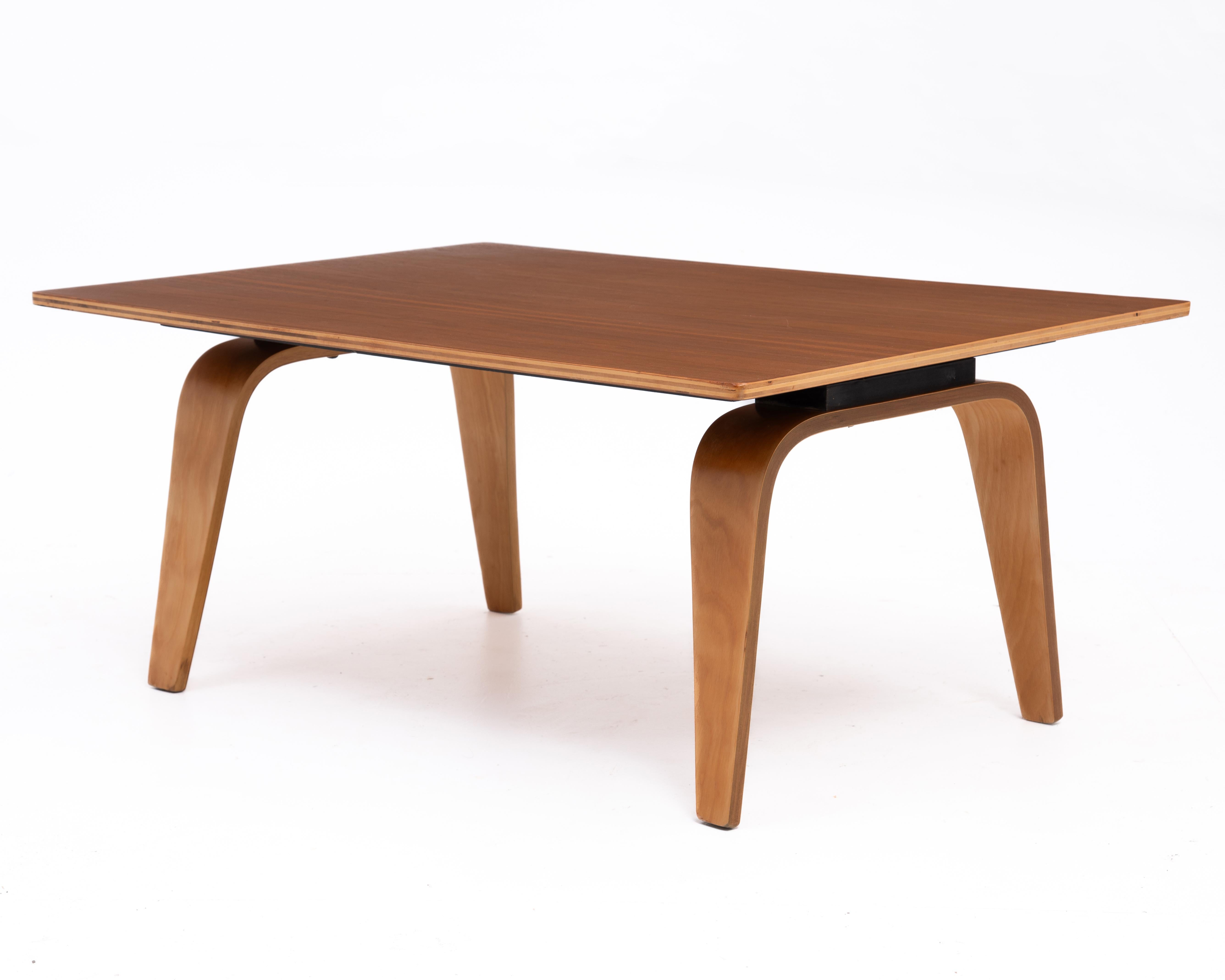 Mid-Century Modern Charles Ray Eames Evans Plywood Company CTW1 OTW Oblong Table Wood Walnut Birch For Sale