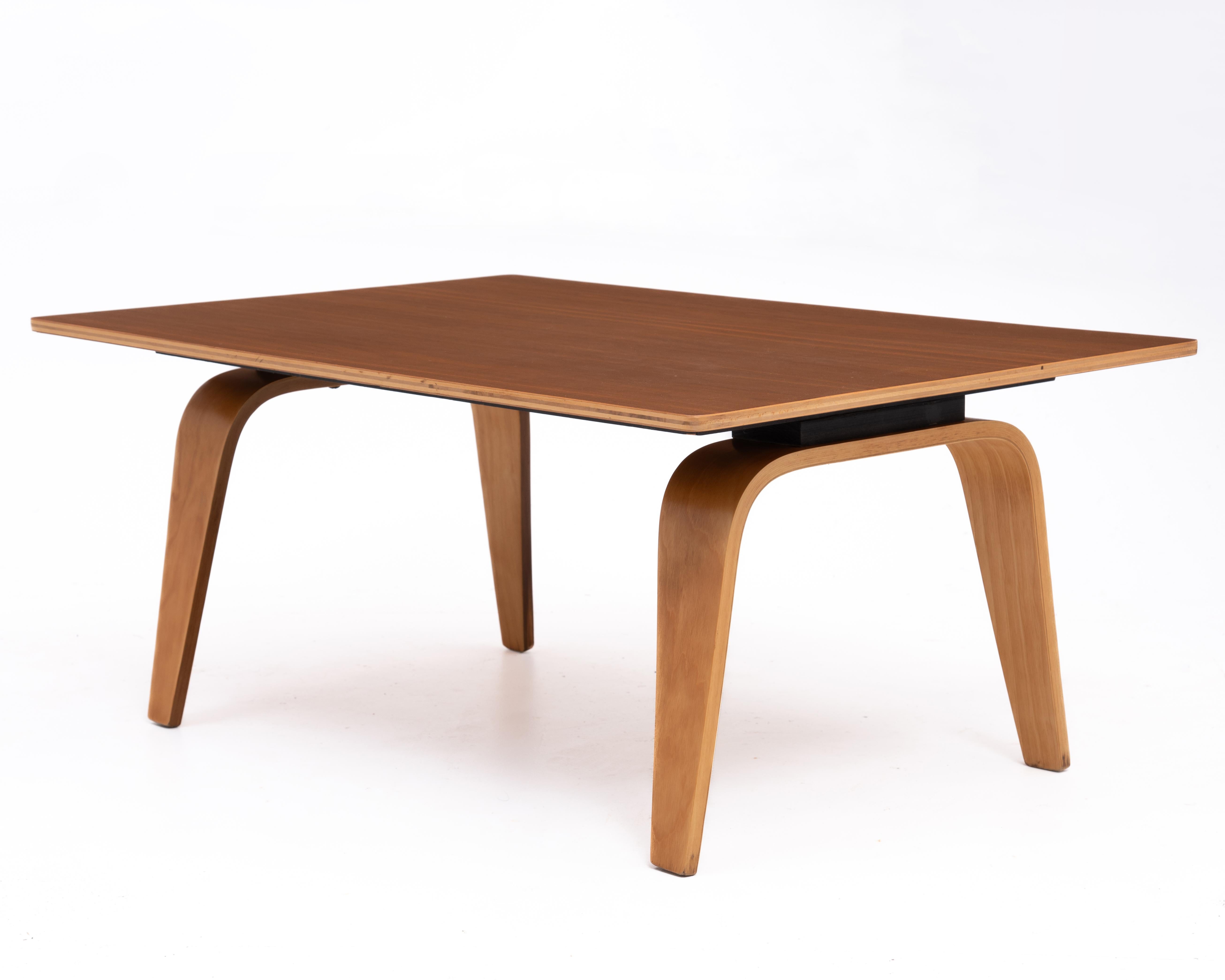 Mid-20th Century Charles Ray Eames Evans Plywood Company CTW1 OTW Oblong Table Wood Walnut Birch For Sale